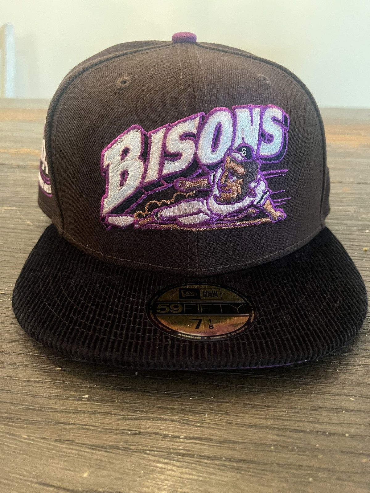MLB × New Era Exclusive Fitteds Buffalo Bisons Corduroy Size 7 1/8 Size ONE SIZE - 7 Thumbnail