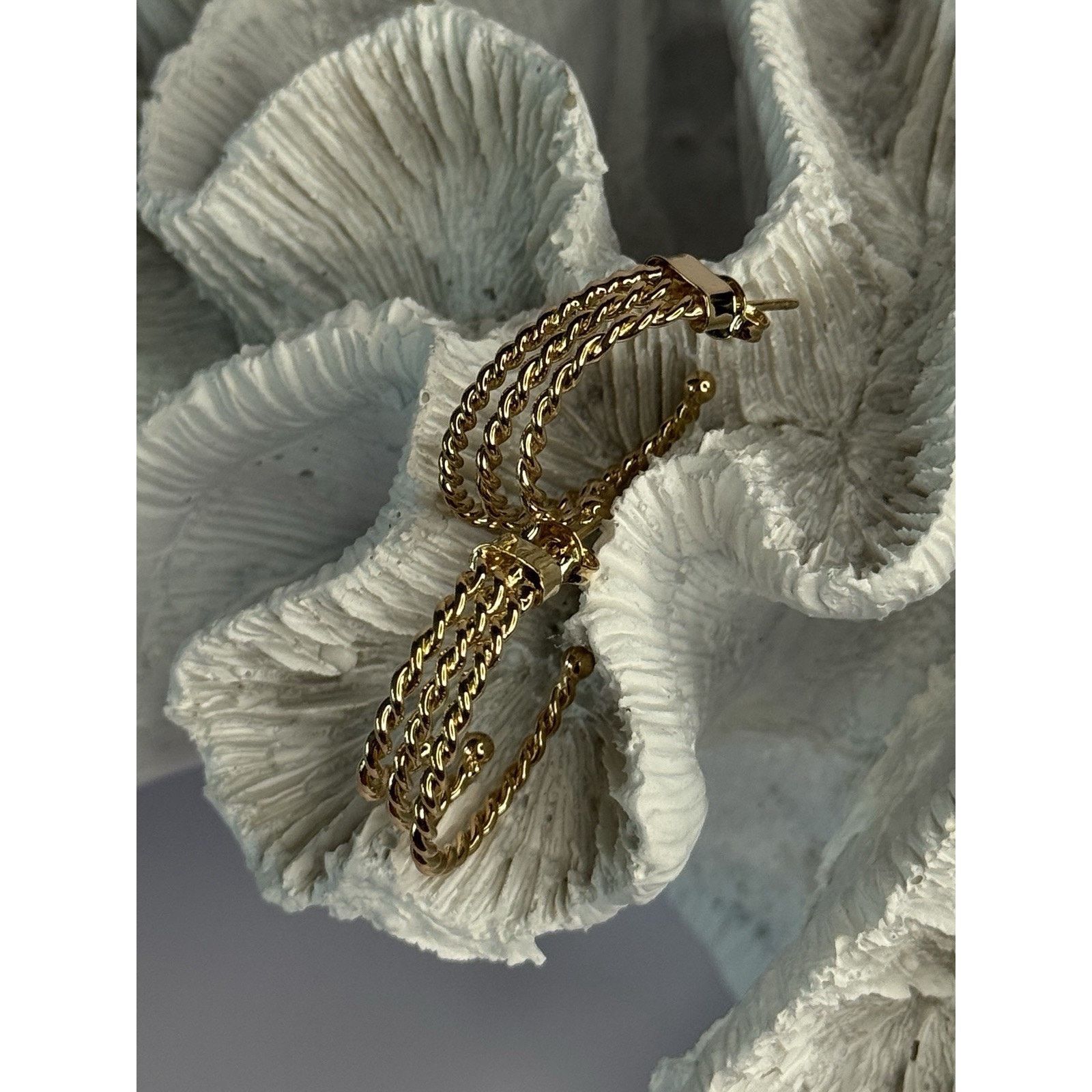 Jewelry GOLD PLATED EARRINGS LENGTH 1 INCH Size ONE SIZE - 4 Thumbnail
