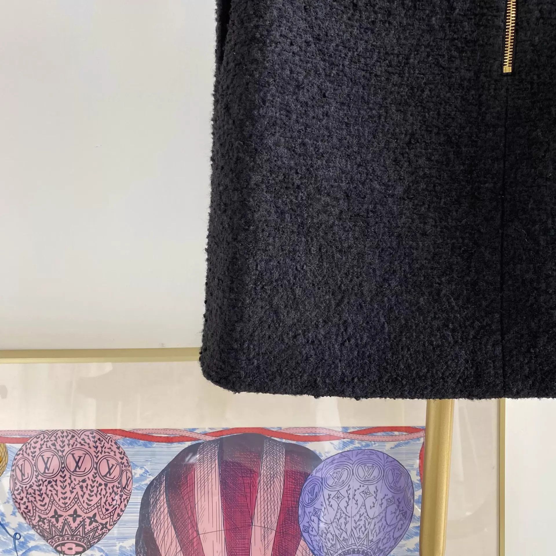 Louis Vuitton Louis Vuitton dark wool mini skirt women's 38 Size 27" / US 4 / IT 40 - 5 Thumbnail