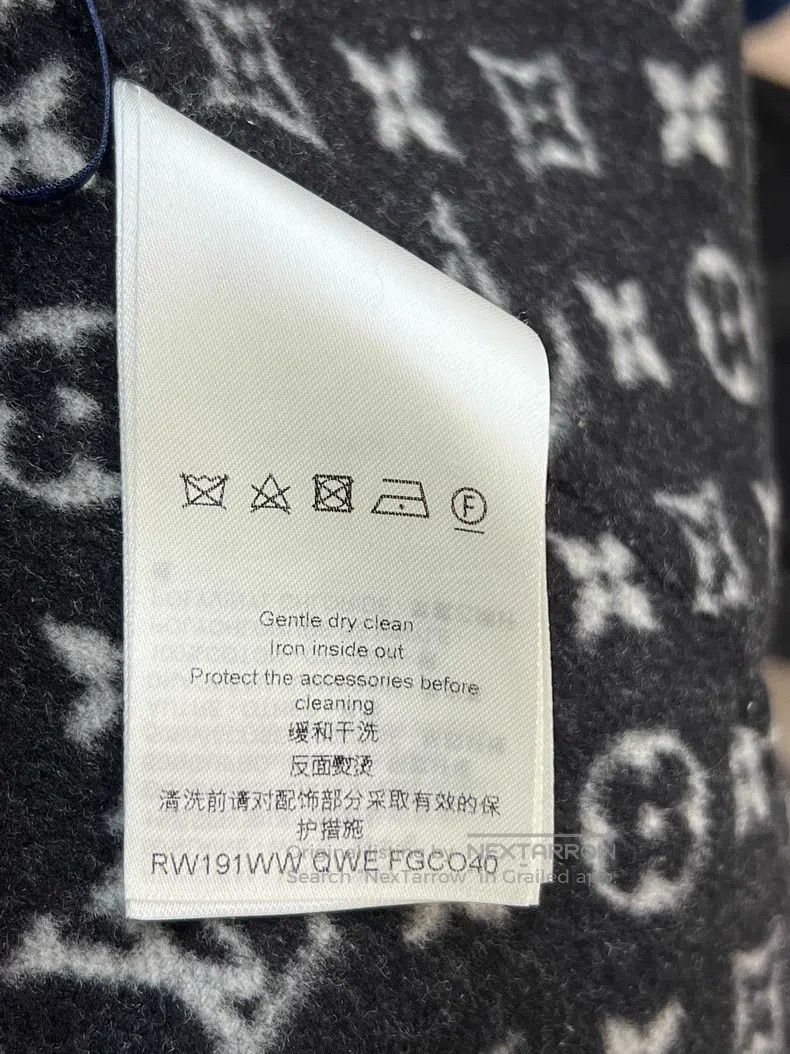 Louis Vuitton Louis Vuitton Logo printed hooded belted waisted woolen co Size XS / US 0-2 / IT 36-38 - 5 Thumbnail