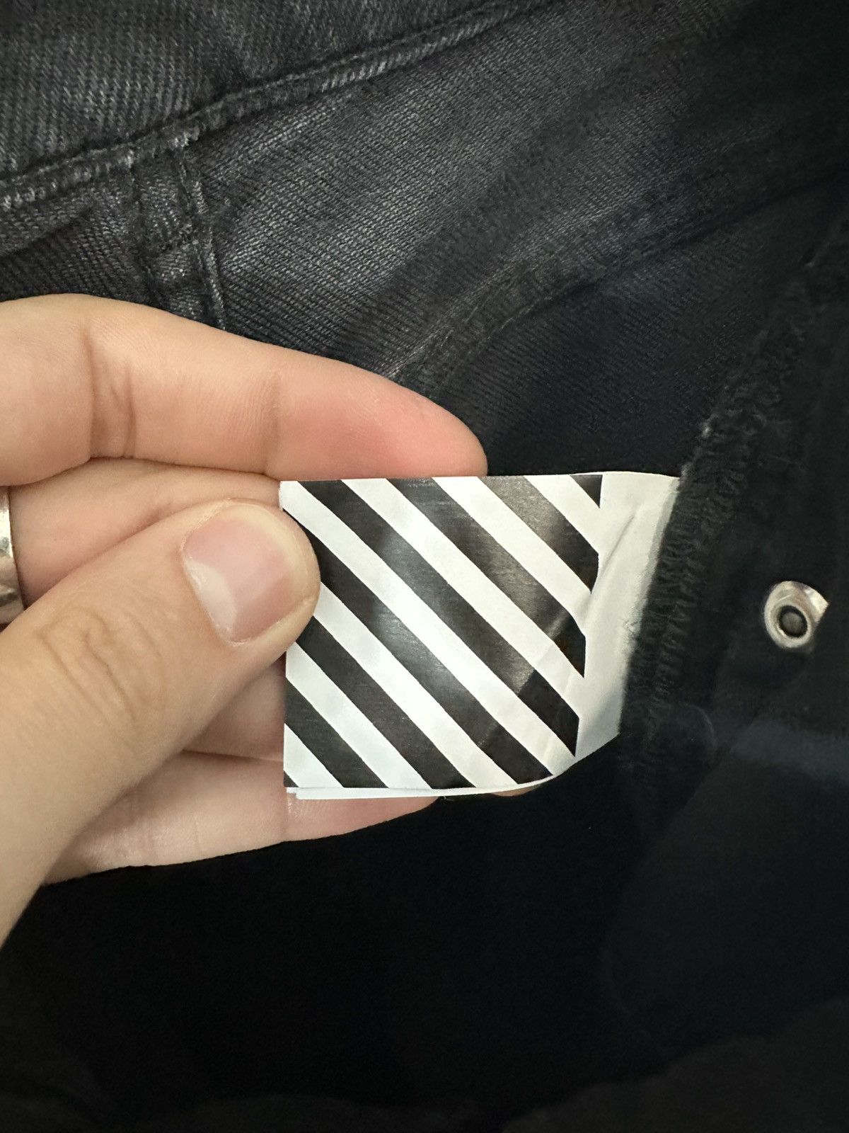 Off-White Off-White Graffiti Netted Size US 31 - 19 Thumbnail