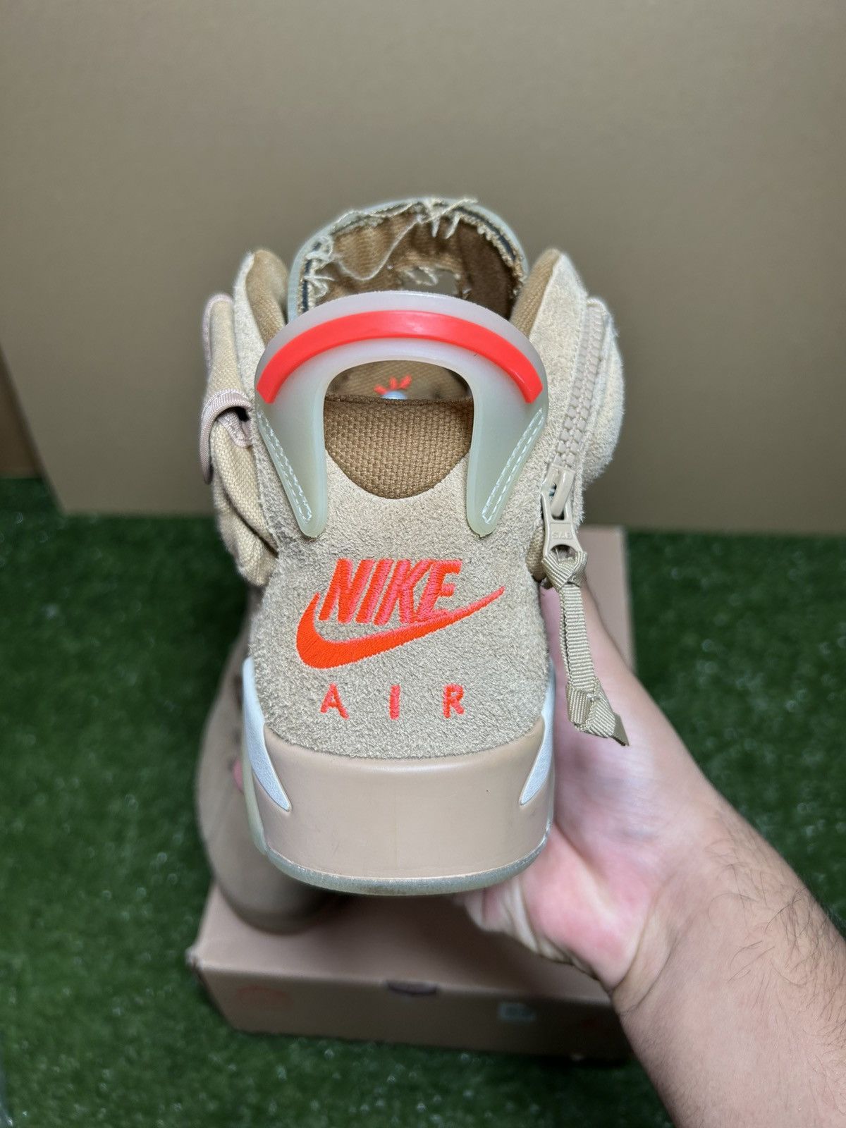 Jordan Brand × Travis Scott Jordan 6 Travis Scott British Khaki Size US 9 / EU 42 - 3 Thumbnail