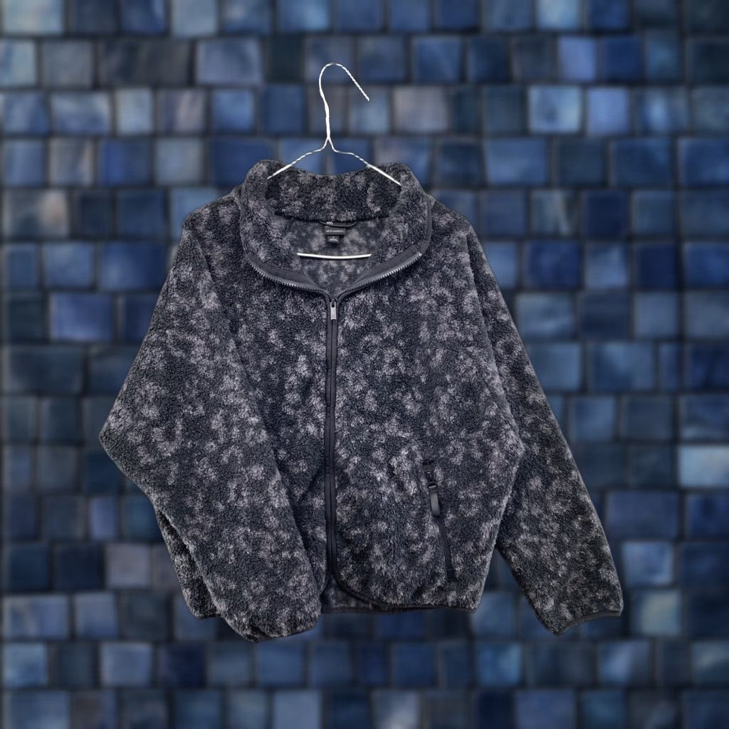 Vintage All in Motion Women's Leopard Sherpa Full Zip Jacket Small Size Black Design Roses Activewear Jacket Womens Small No N/A Size S / US 4 / IT 40 - 1 Thumbnail