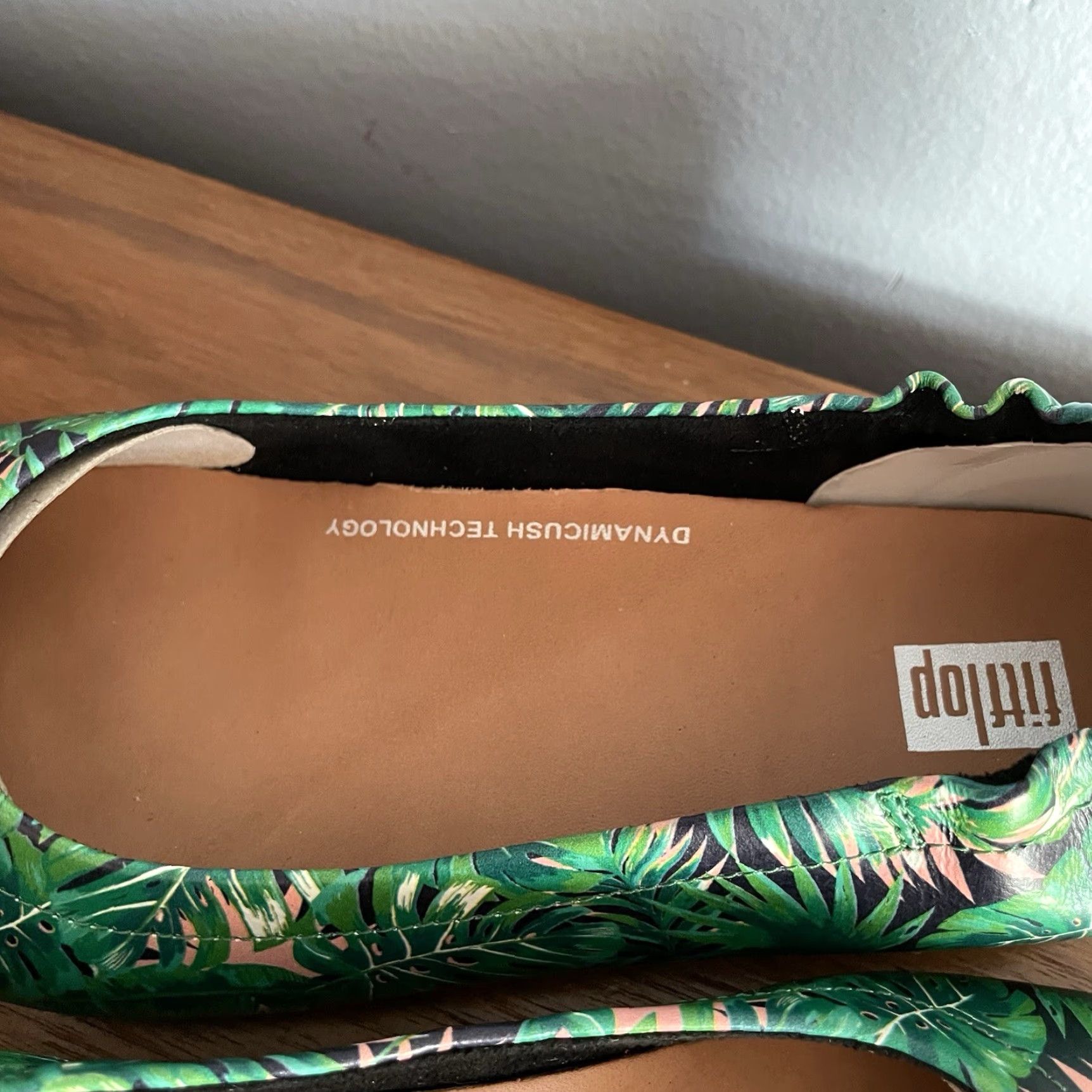 Vintage FitFlop Jungle-Print Soft Leather Ballet Flats Size 6 Green Jungle Print Size US 6 / IT 36 - 6 Thumbnail