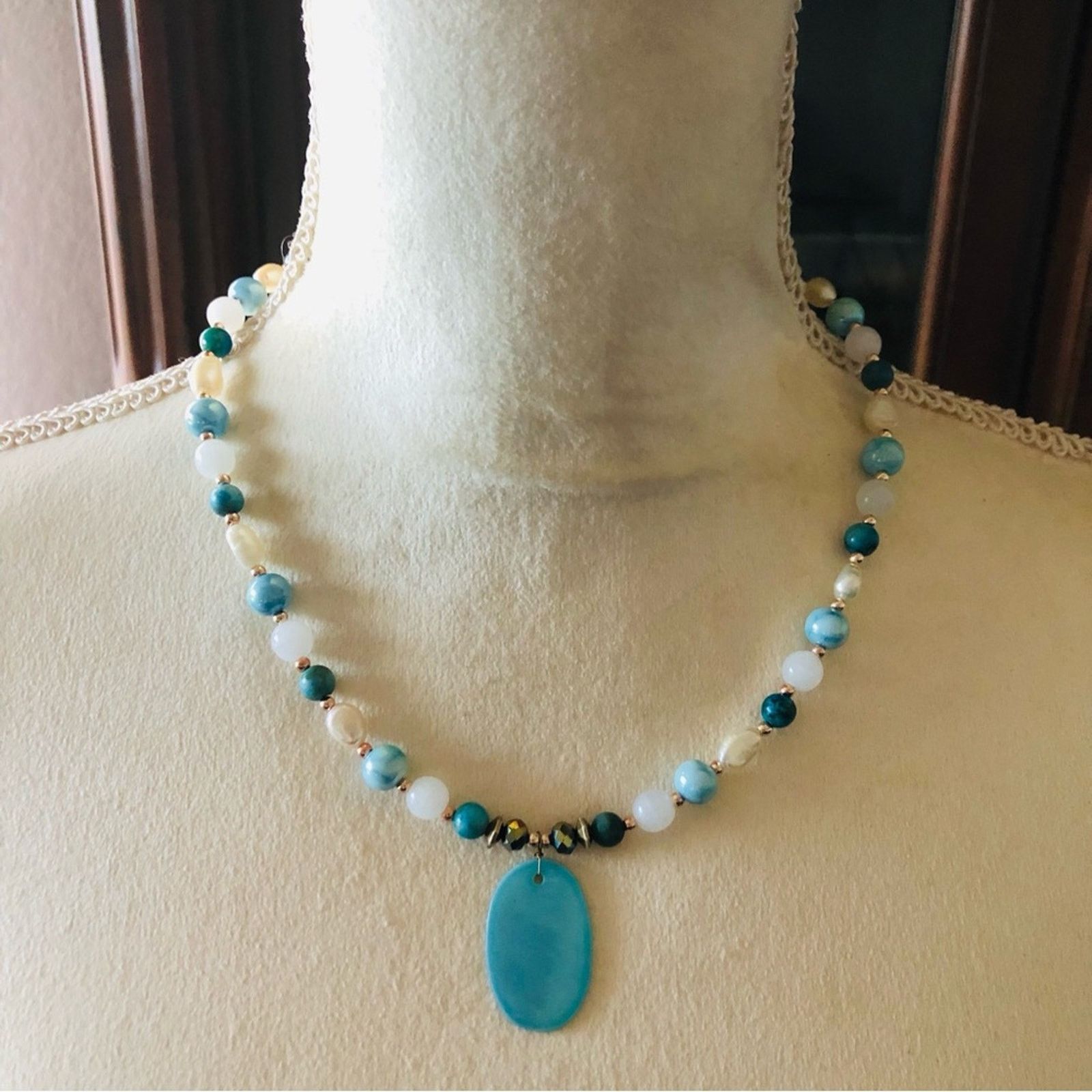 Handmade Handcrafted abalone shell howlite genuine pearl necklac Size ONE SIZE - 2 Thumbnail
