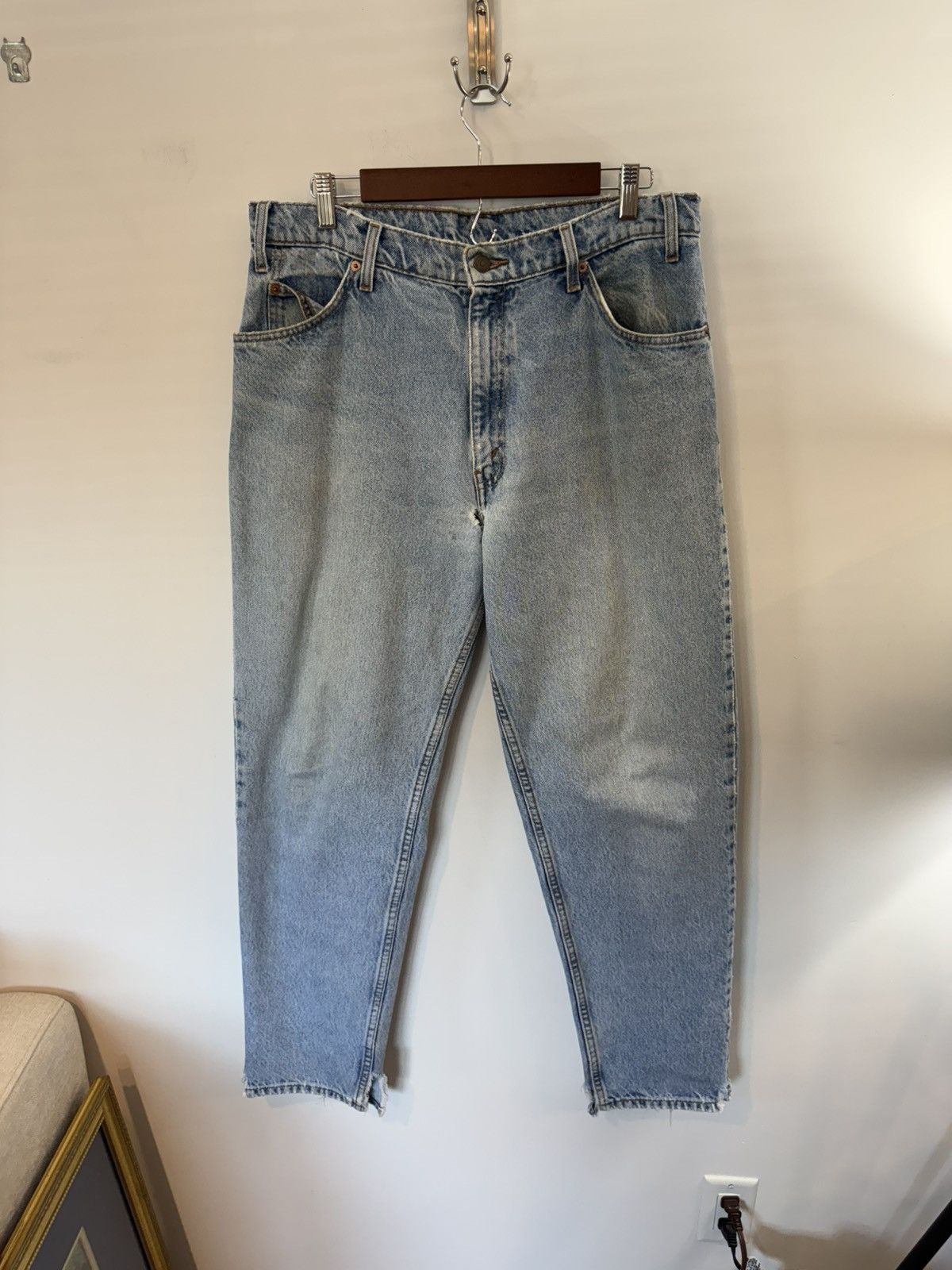 Levi's Vintage Clothing Vintage Levi’s 550 Light Wash Distressed Jeans, W35 x L31 Size US 35 - 1 Thumbnail