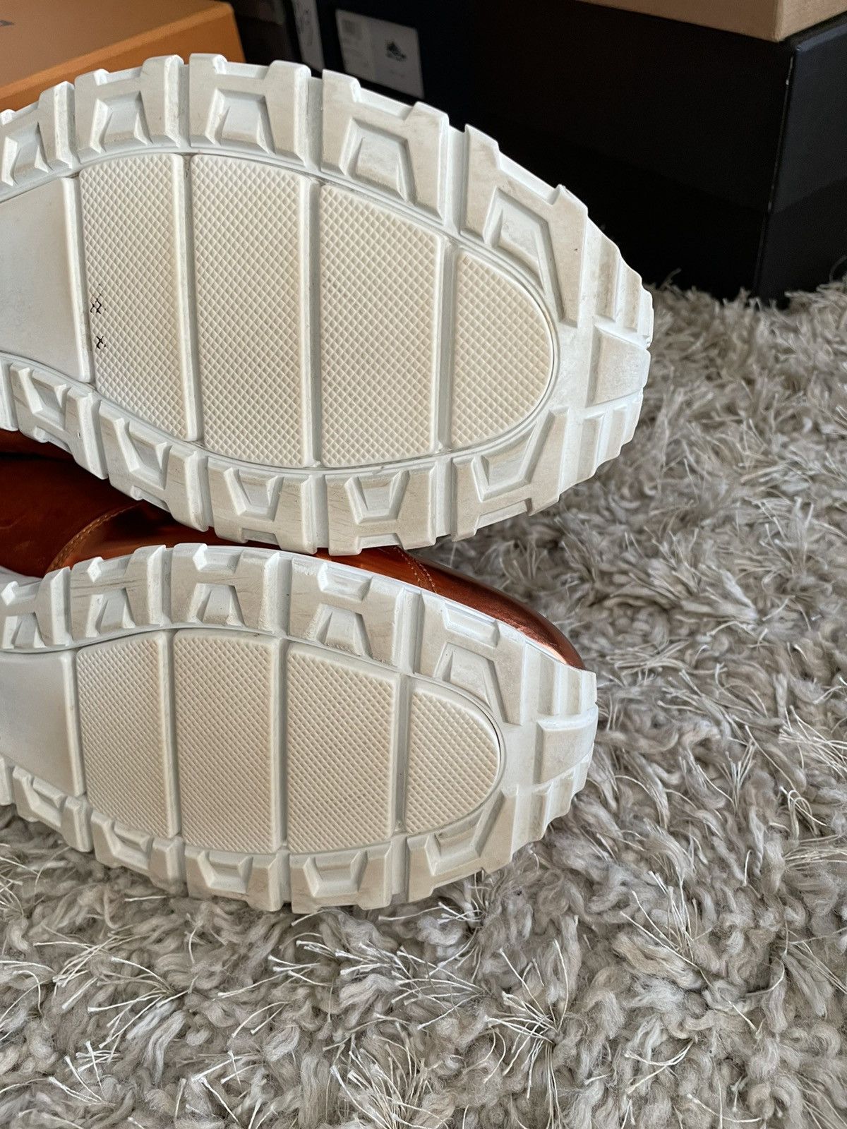 Louis Vuitton Louie Vuitton Runway Sneaker Orange Size US 10 / EU 43 - 9 Thumbnail