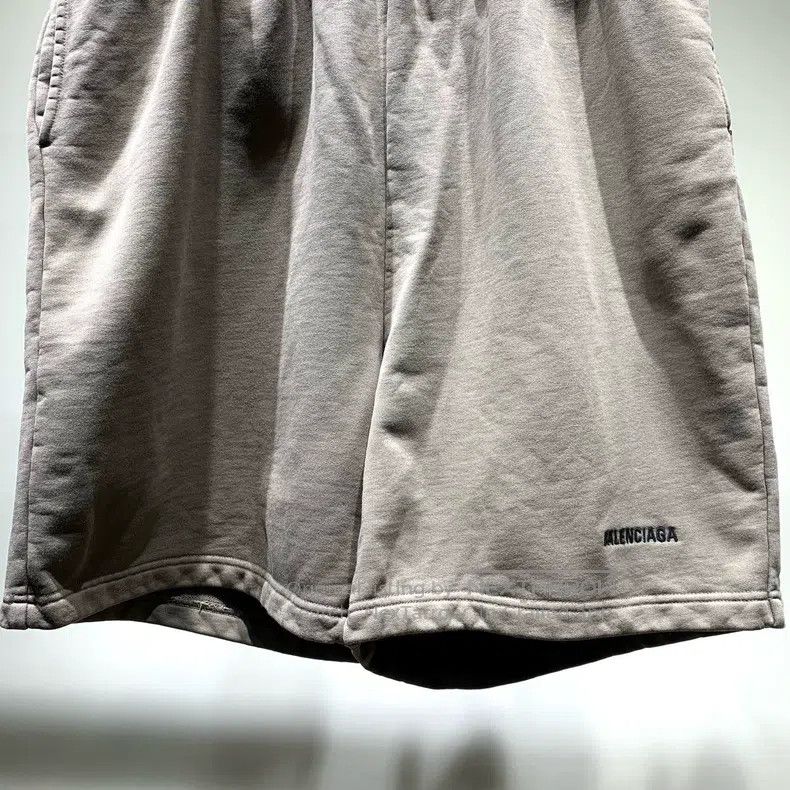 Balenciaga Balenciaga size XS Logo Printed Casual Short Pants Size US 27 - 4 Thumbnail
