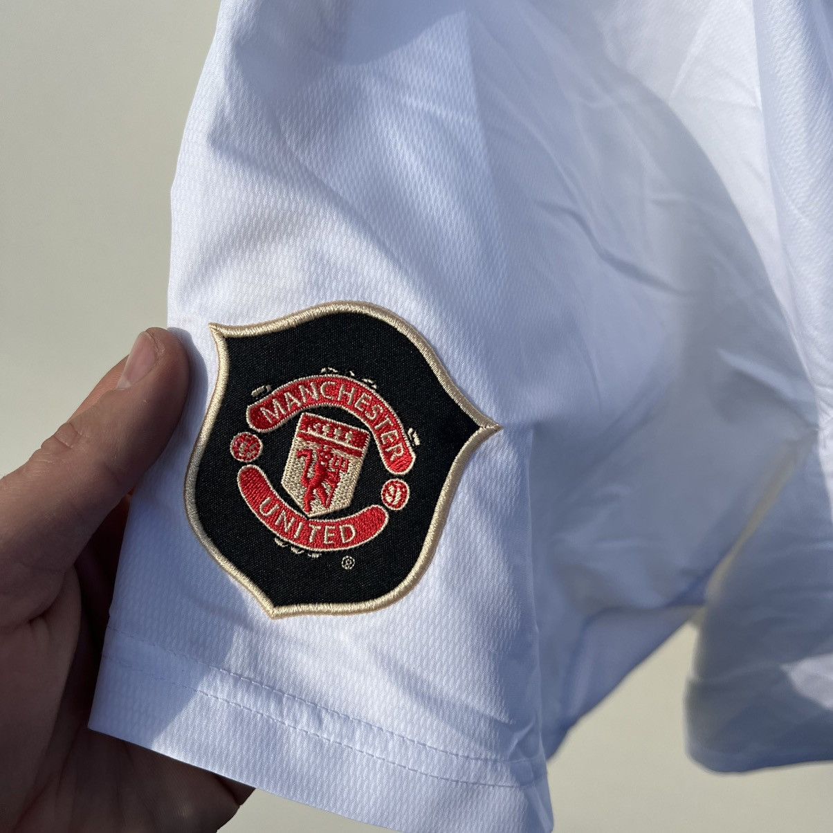 Nike MANCHESTER UNITED NIKE 2006/2007 FOOTBALL AWAY SHORTS Size US 32 / EU 48 - 2 Thumbnail
