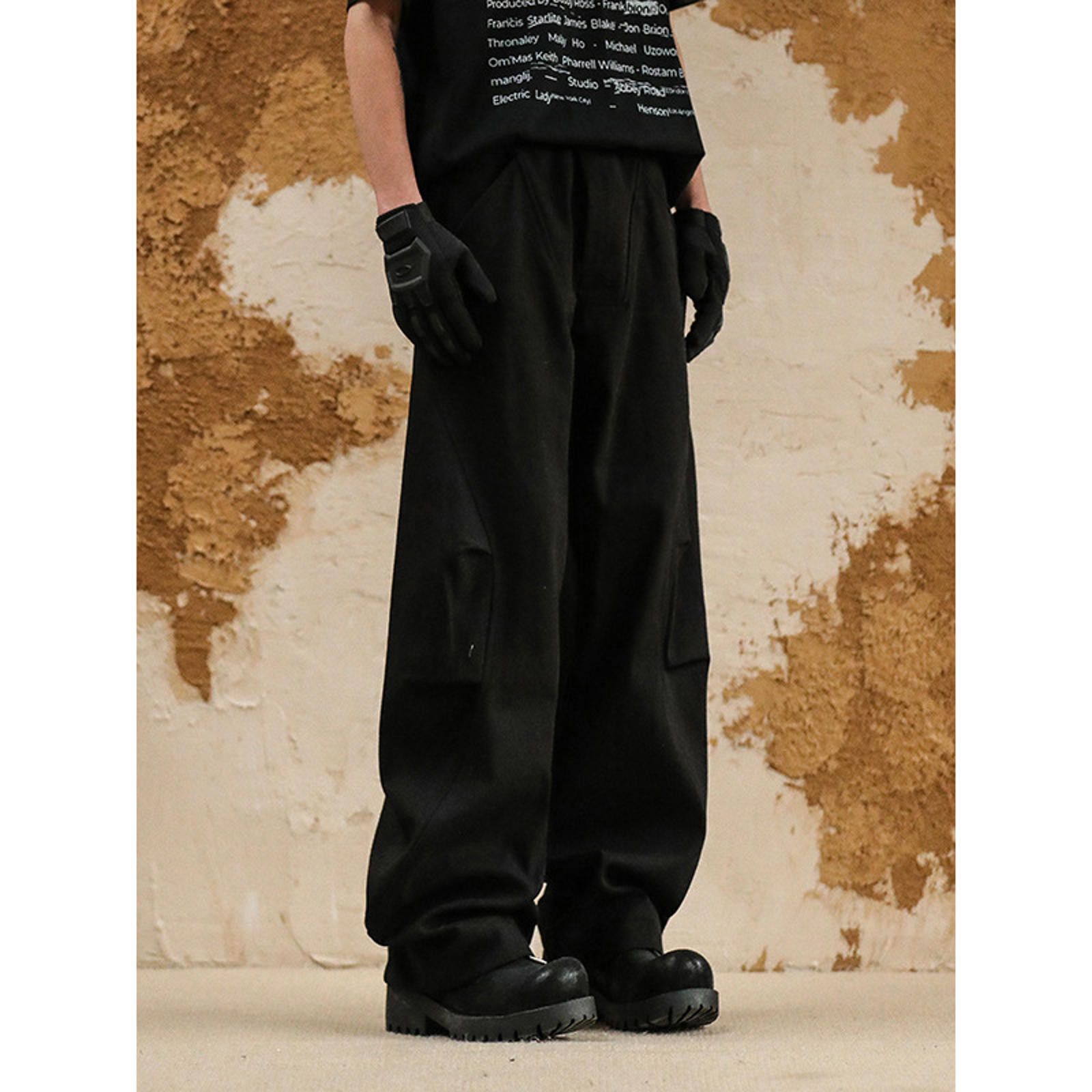 Japanese Brand Black Oversized Wide Leg Cargo Pleated Pants Size US 30 / EU 46 - 1 Thumbnail