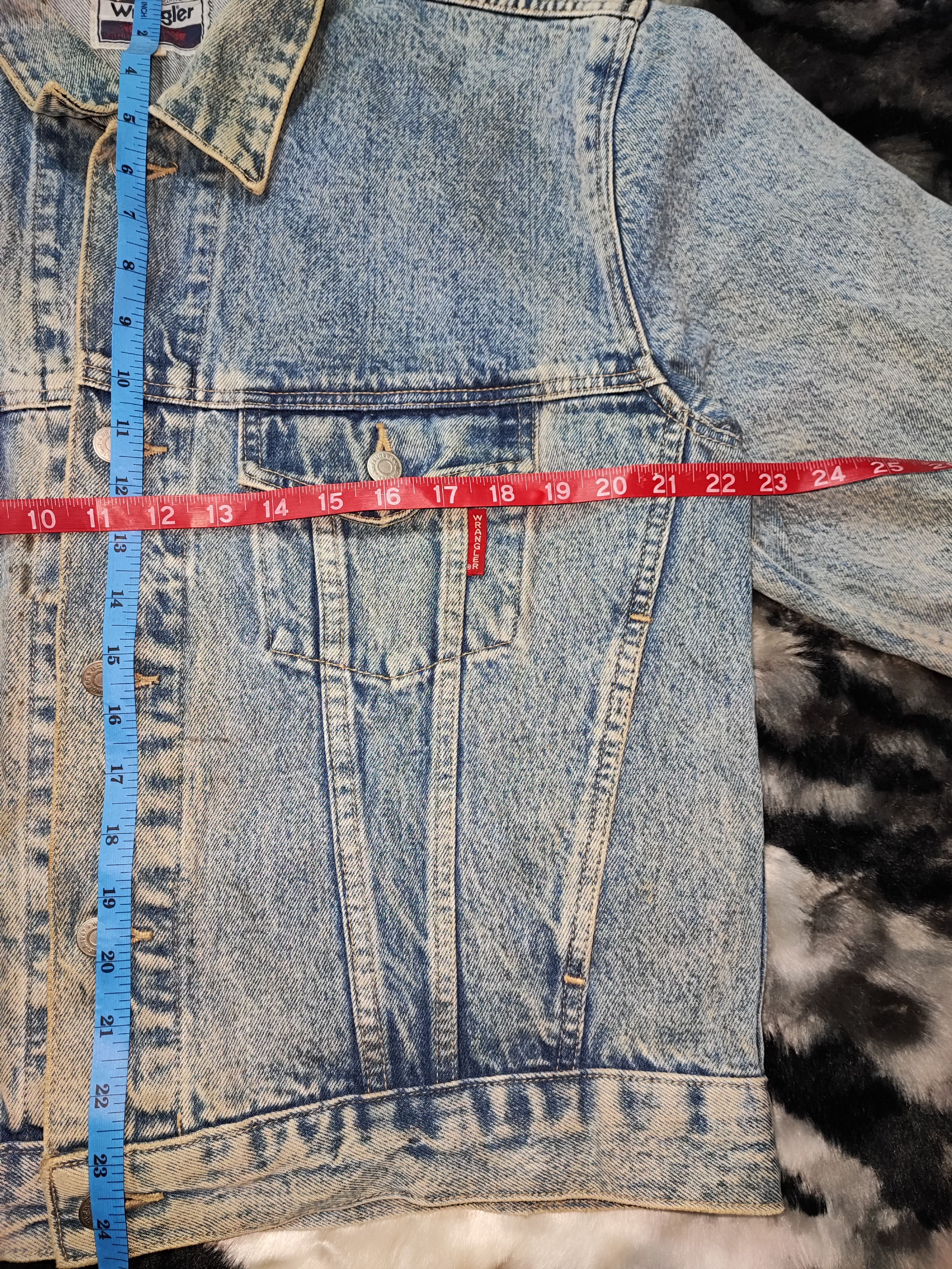 Wrangler Vintage Wrangler 90s Distressed Acid Wash Denim Jacket Size US L / EU 52-54 / 3 - 17 Thumbnail