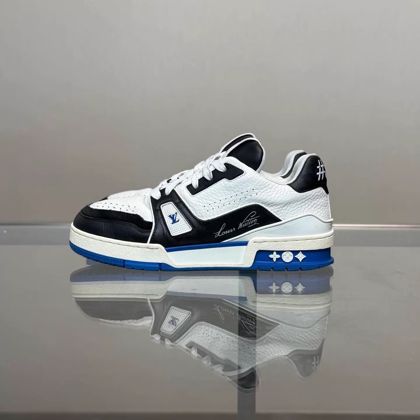 Louis Vuitton LV Trainer Fragment 2.0 UK4 (38) 95 Size US 7.5 / IT 37.5 - 5 Thumbnail