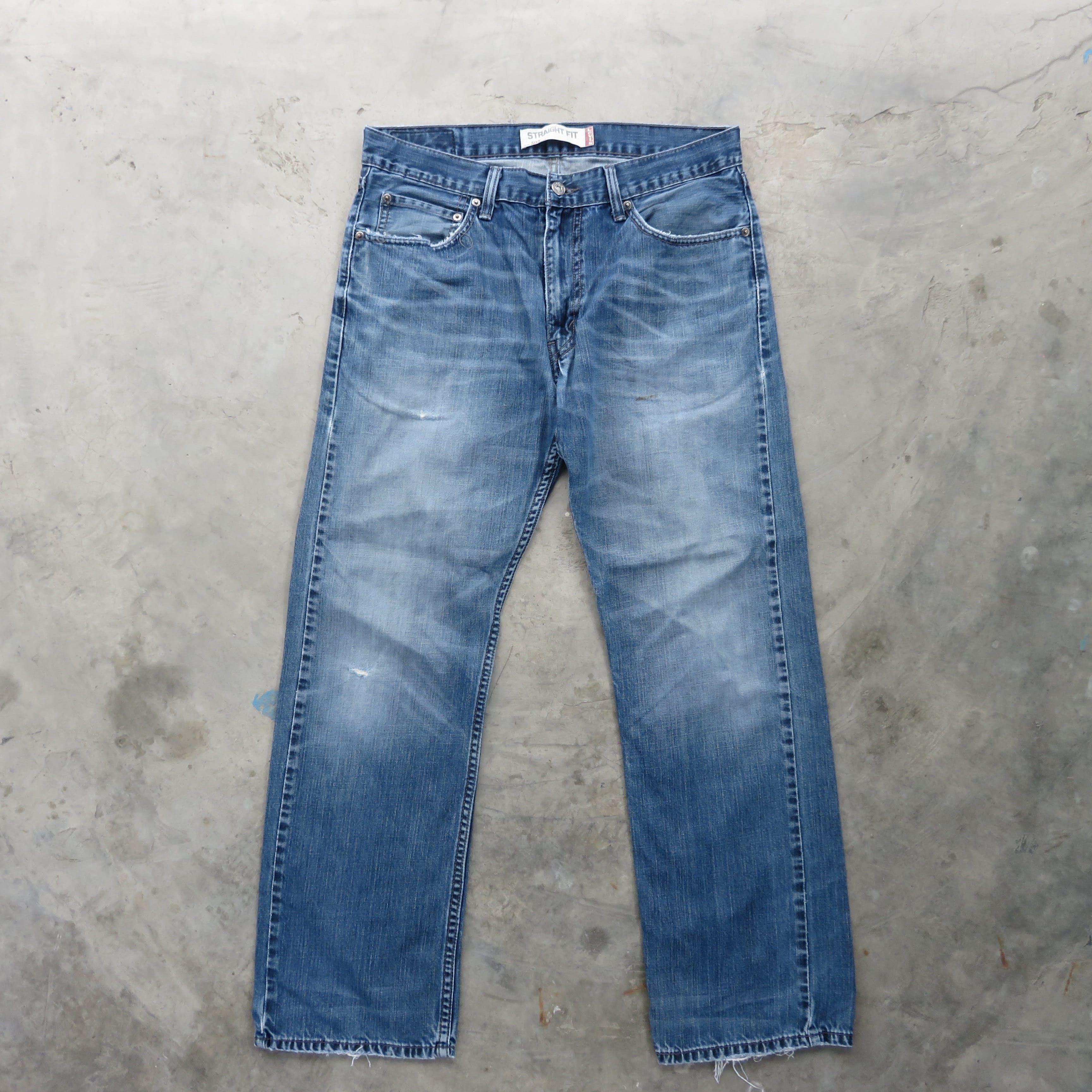 image of Vintage Levis 505 Dark Wash Denim Jean 33X30 in Blue, Men's