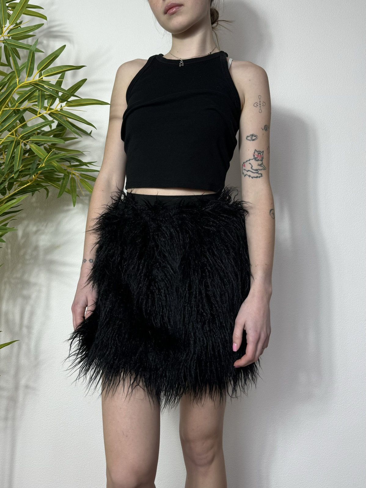 Vintage AVANT GARDE FLUFFY MOHAIR FAUX FUR MINI SKIRT Size 27" / US 4 / IT 40 - 2 Thumbnail
