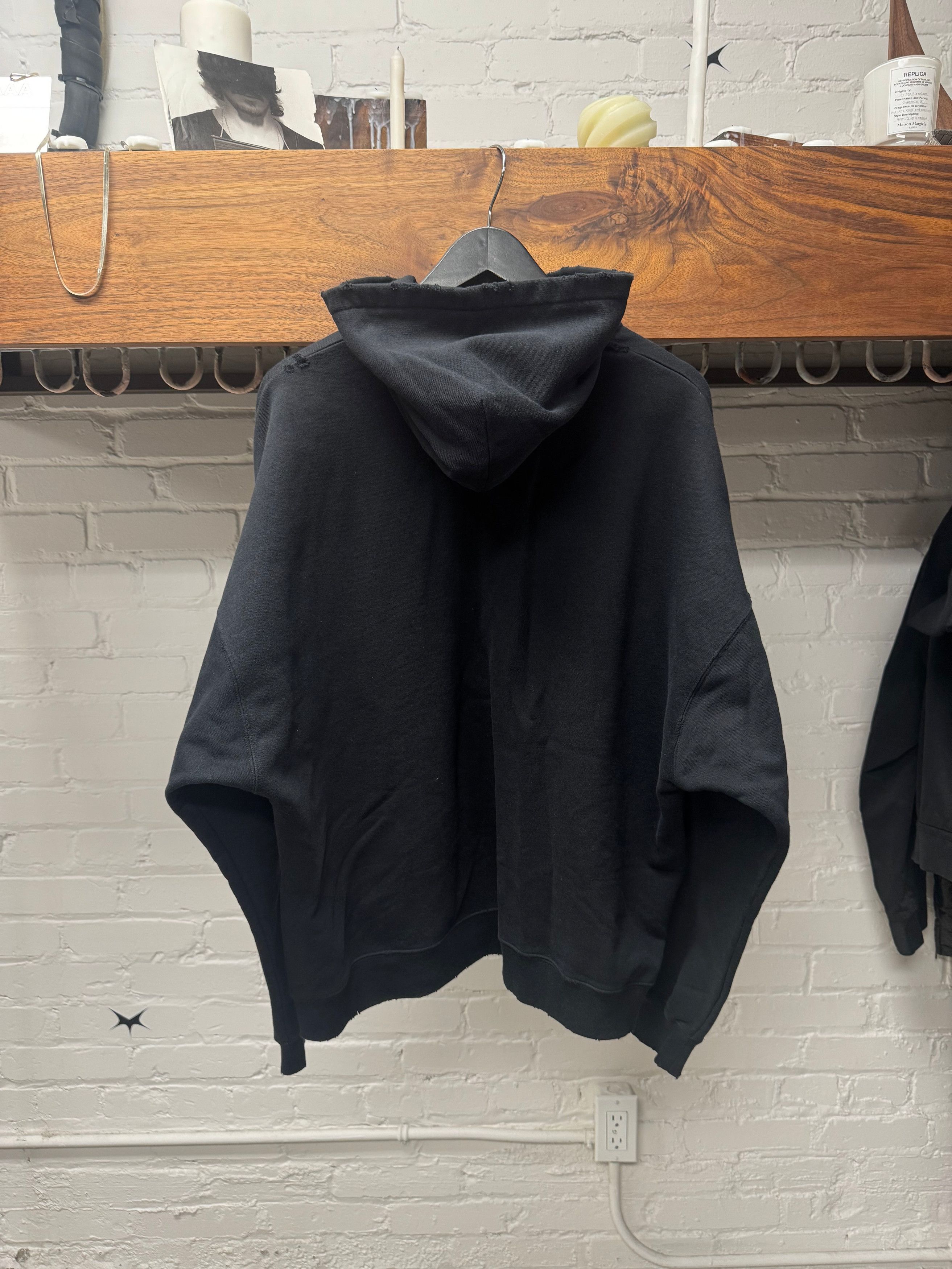 Balenciaga 2022 Balenciaga Painted ‘Script Logo’ Distressed Black Cotton Hoodie Size US M / EU 48-50 / 2 - 5 Thumbnail