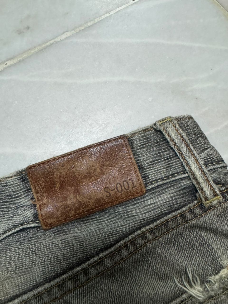 Uniqlo 💥Crazy Thrashed 90s Uniqlo Rusty Distressed Grunge Jeans Size US 33 - 19 Thumbnail