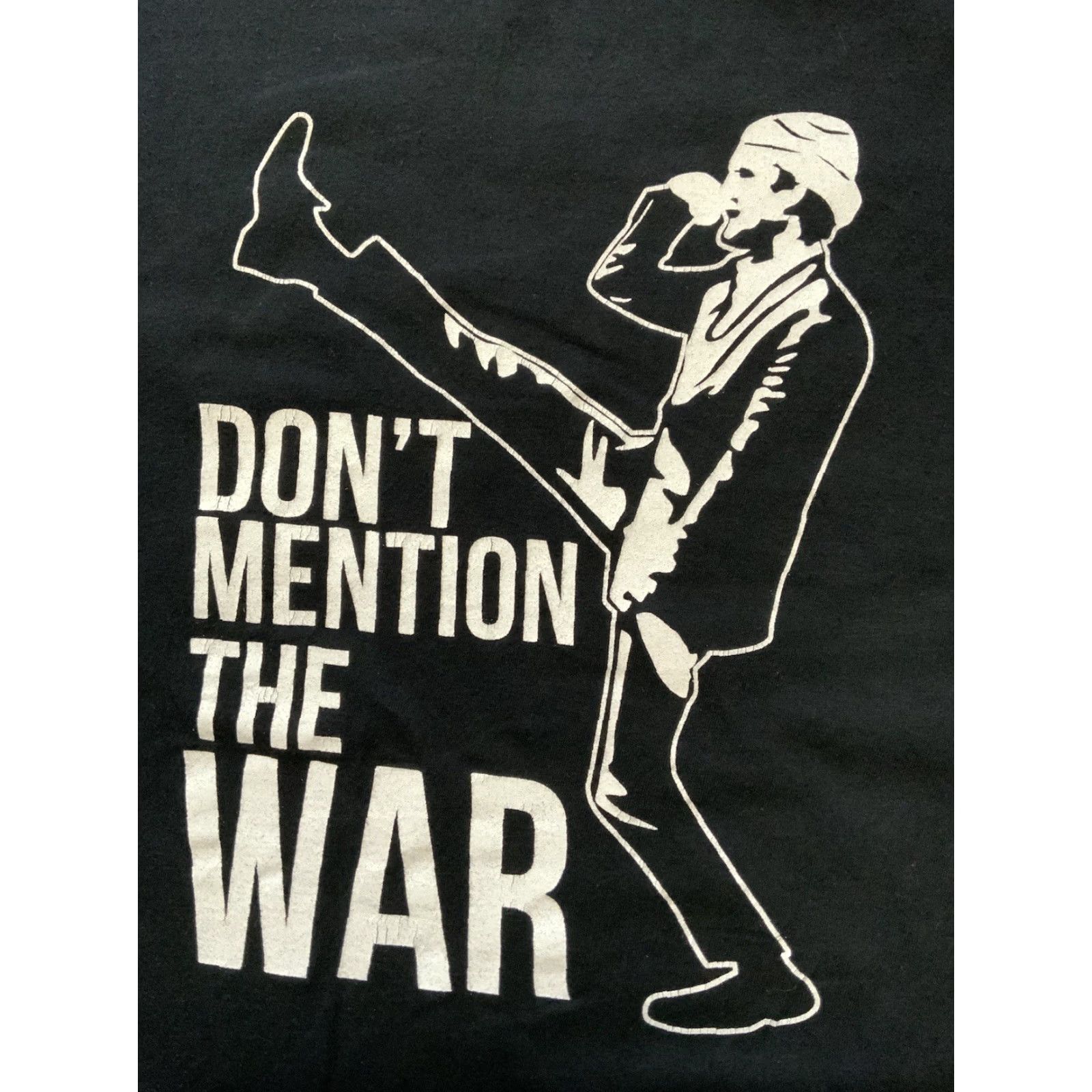 American Apparel Fawlty Towers Dont Mention The War The Germans TV Sitcom Episode Graphic T-Shirt Men L Black Size US L / EU 52-54 / 3 - 5 Thumbnail