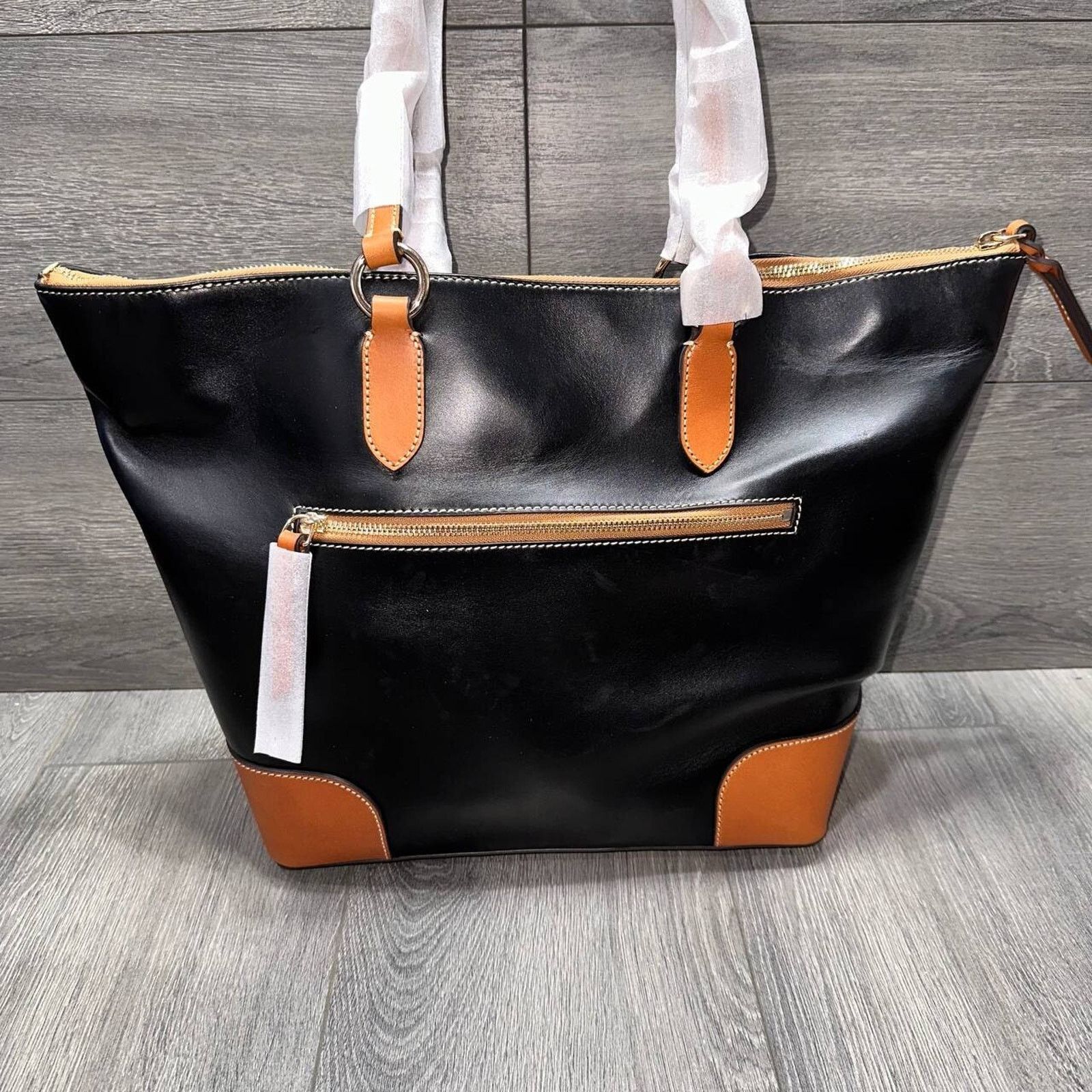 Dooney & Bourke Dooney & Bourke Wexford Leather Carer Tote Black bag A626468 Size ONE SIZE - 5 Thumbnail