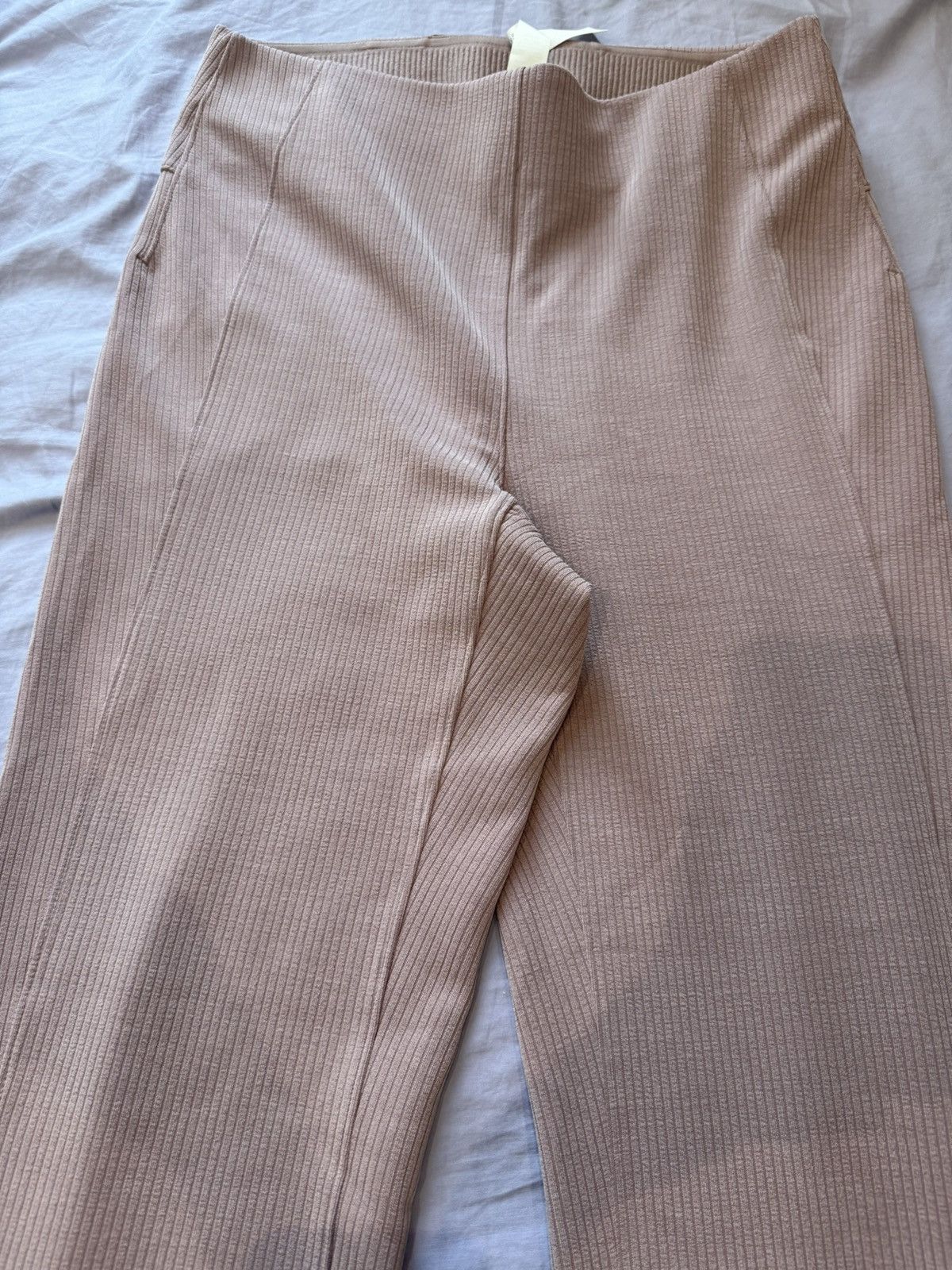 Lululemon Lululemon Ribbed softstreme flared Pants regular size 8 Size 30" / US 8 / IT 44 - 6 Thumbnail