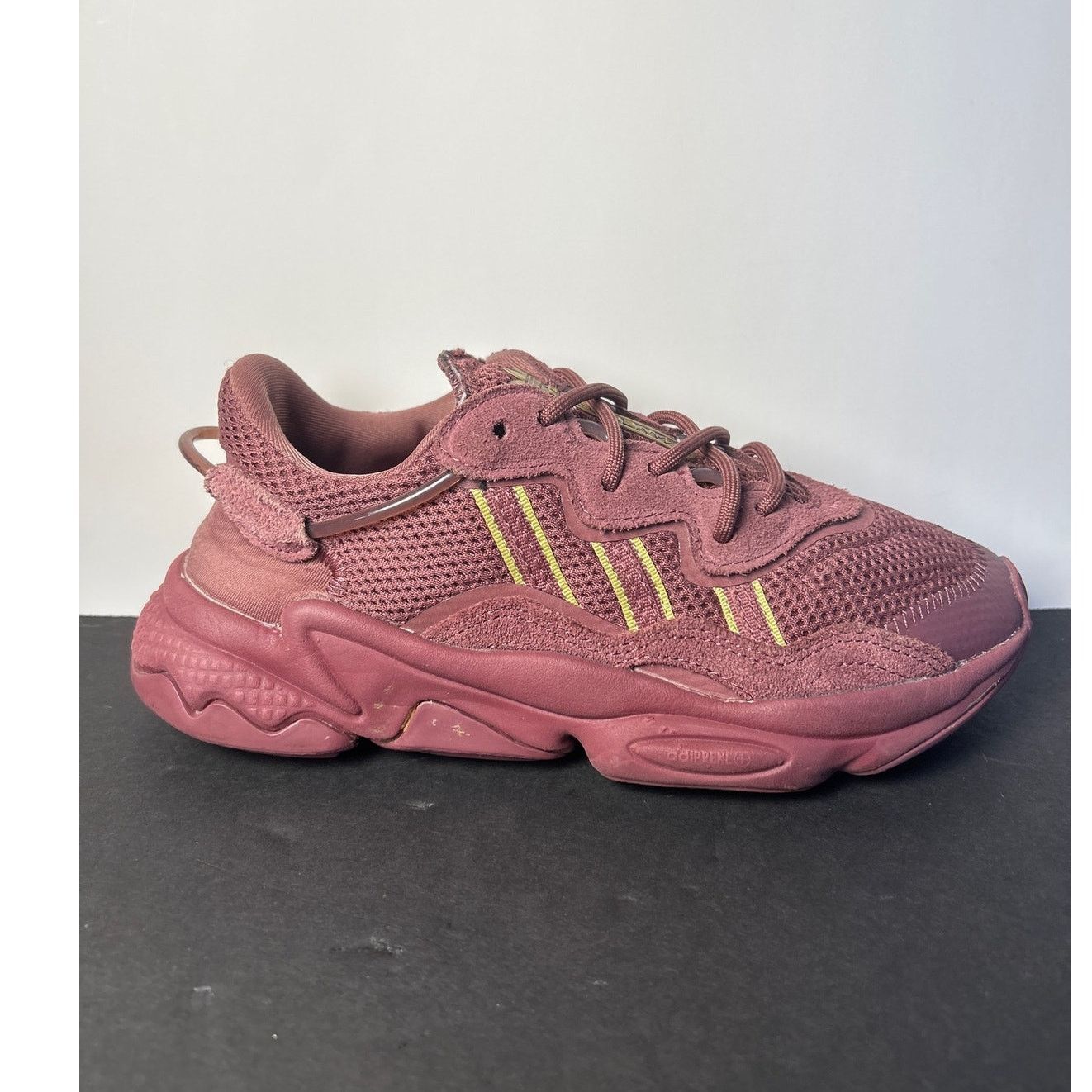 Adidas Youth Adidas Kid's Unisex Ozweego J Burgundy Size 4.5Y Size US 4.5 / IT 34.5 - 1 Thumbnail