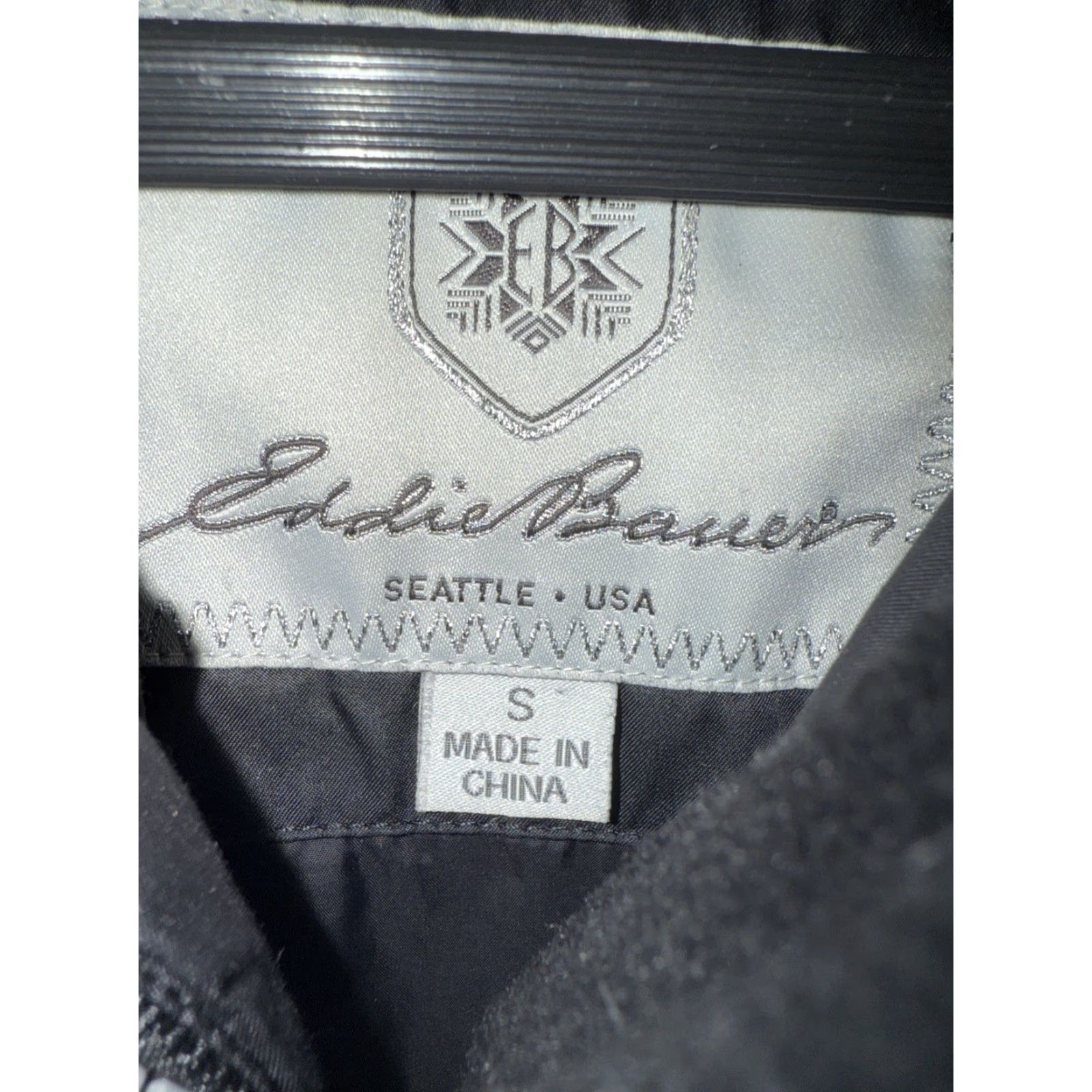 Eddie Bauer VINTAGE Eddie Bauer Black Quilted Parka Womens S 650 Down Jacket Women's Regular Size Small Parka Quilted 650 Down Black Womens Size S / US 4 / IT 40 - 6 Thumbnail