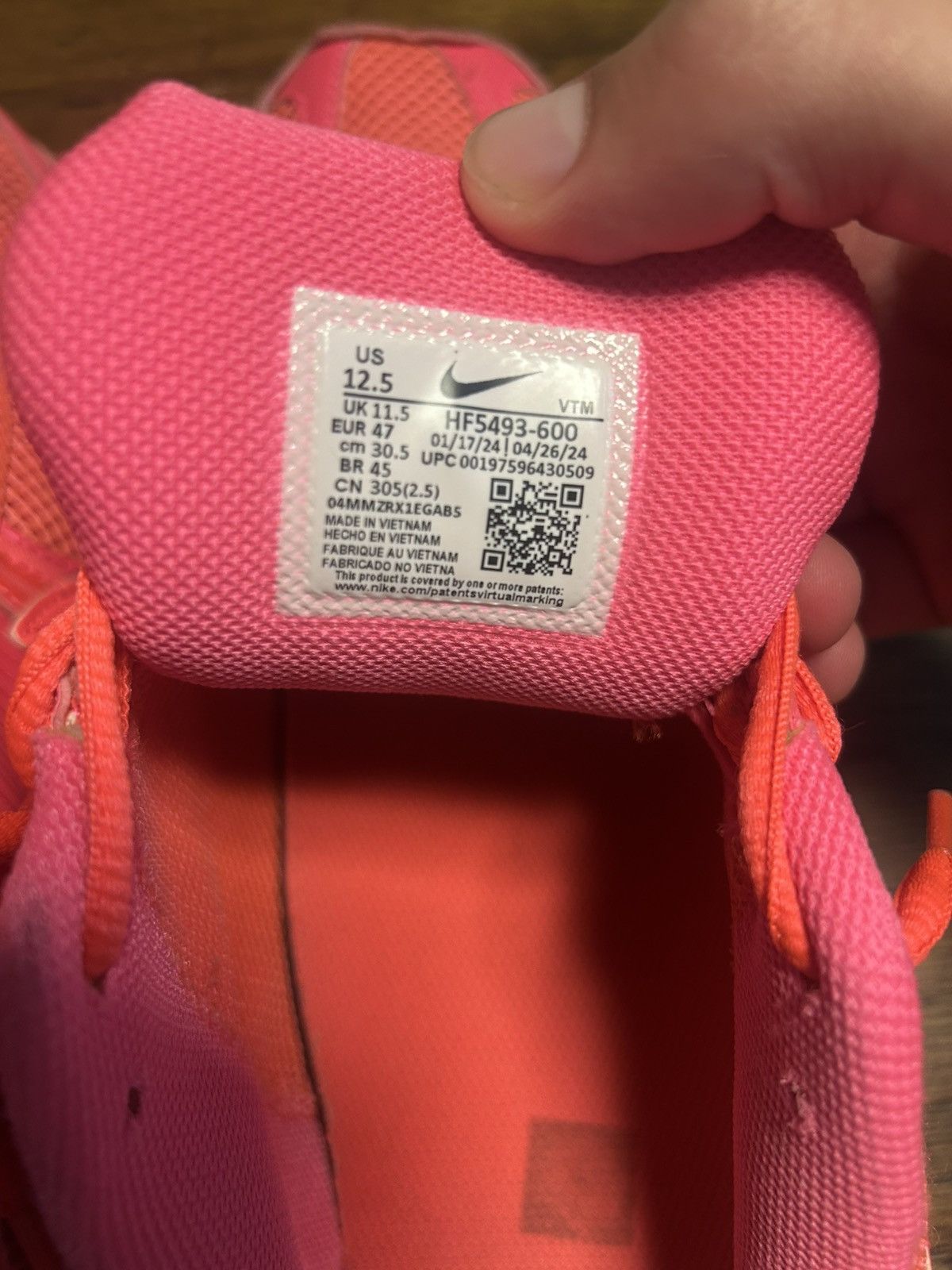 Nike Nike Zoom Vomero 5 Hot Punch Size US 12.5 / EU 45-46 - 6 Thumbnail