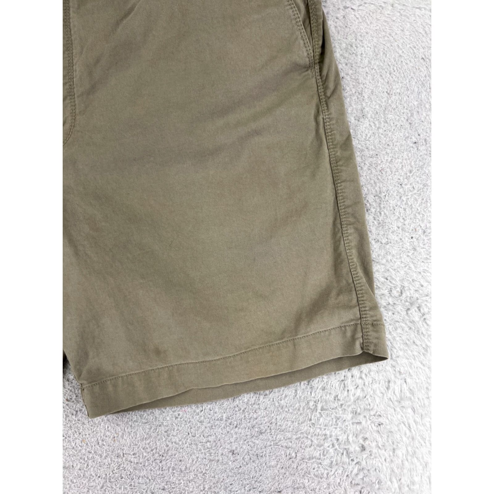 Tommy Bahama Tommy Bahama Shorts Mens 42 Beige Cotton Blend Chino Beach Aloha Casual Mens Size US 42 / EU 58 - 2 Thumbnail