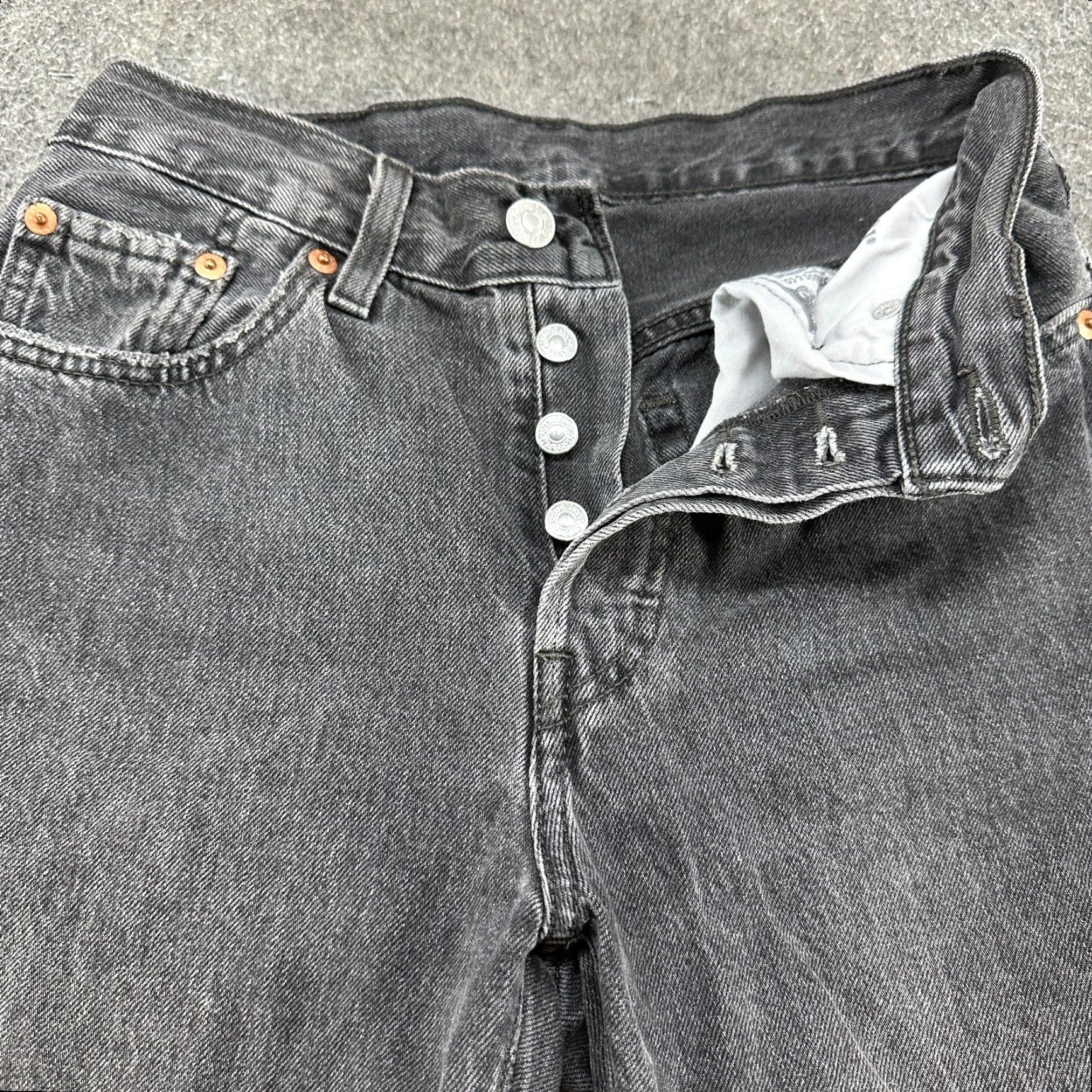 Levi's VINTAGE Levi's 501 Jeans Womens 26x25 Black Straight Regular Dark Wash Button Fly Cotton Jeans Women Size 26" / US 2 / IT 38 - 2 Thumbnail