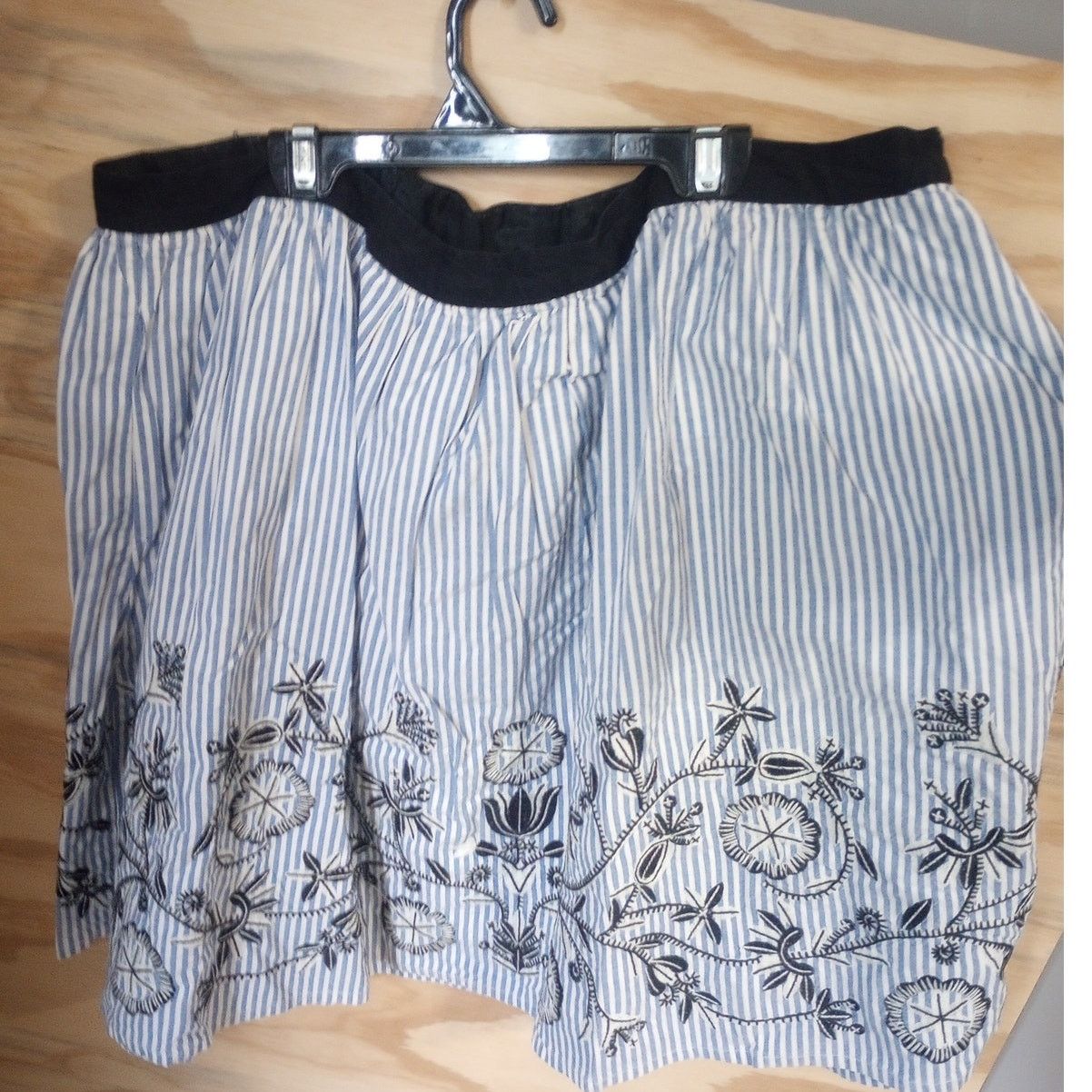Boden Women's Boden Midi Skirt Navy/Floral Embroidered Plus 16 Size 38" / US 16 / IT 52 - 1 Preview