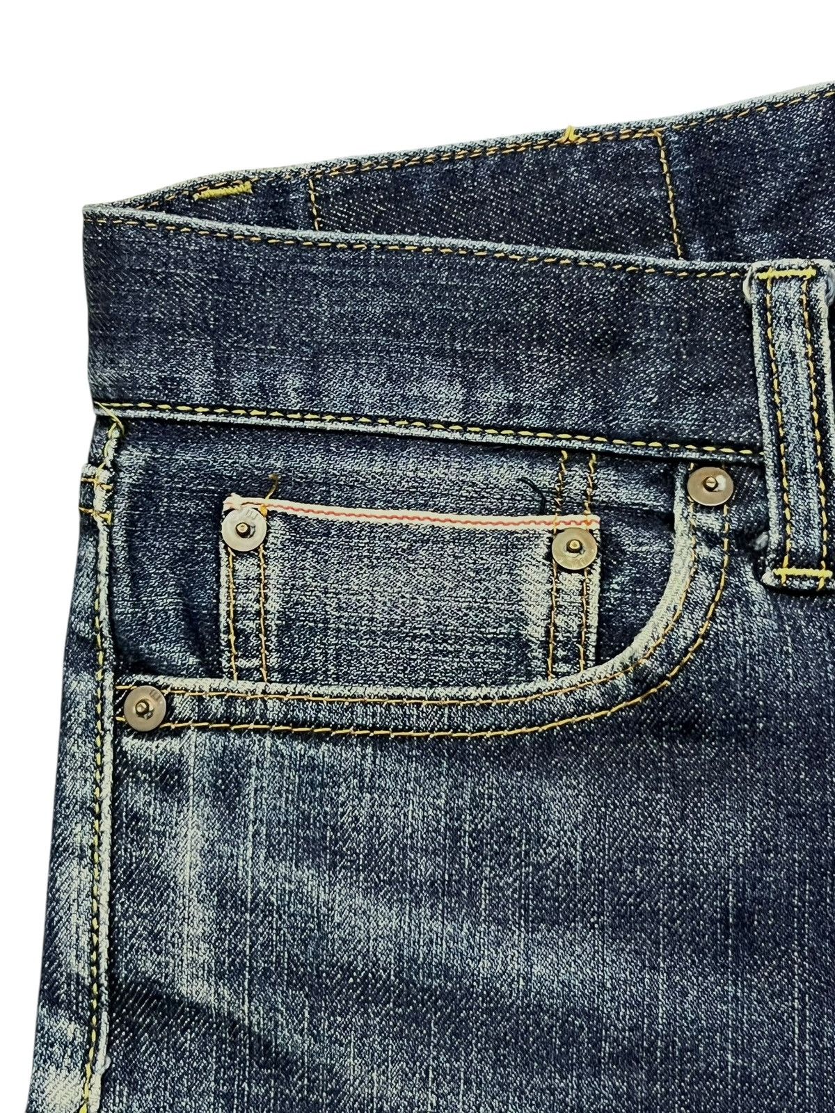 Uniqlo Vintage Uniqlo UJ Selvedge Denim Japan - Vintage Wash | W33 Size US 33 - 8 Thumbnail