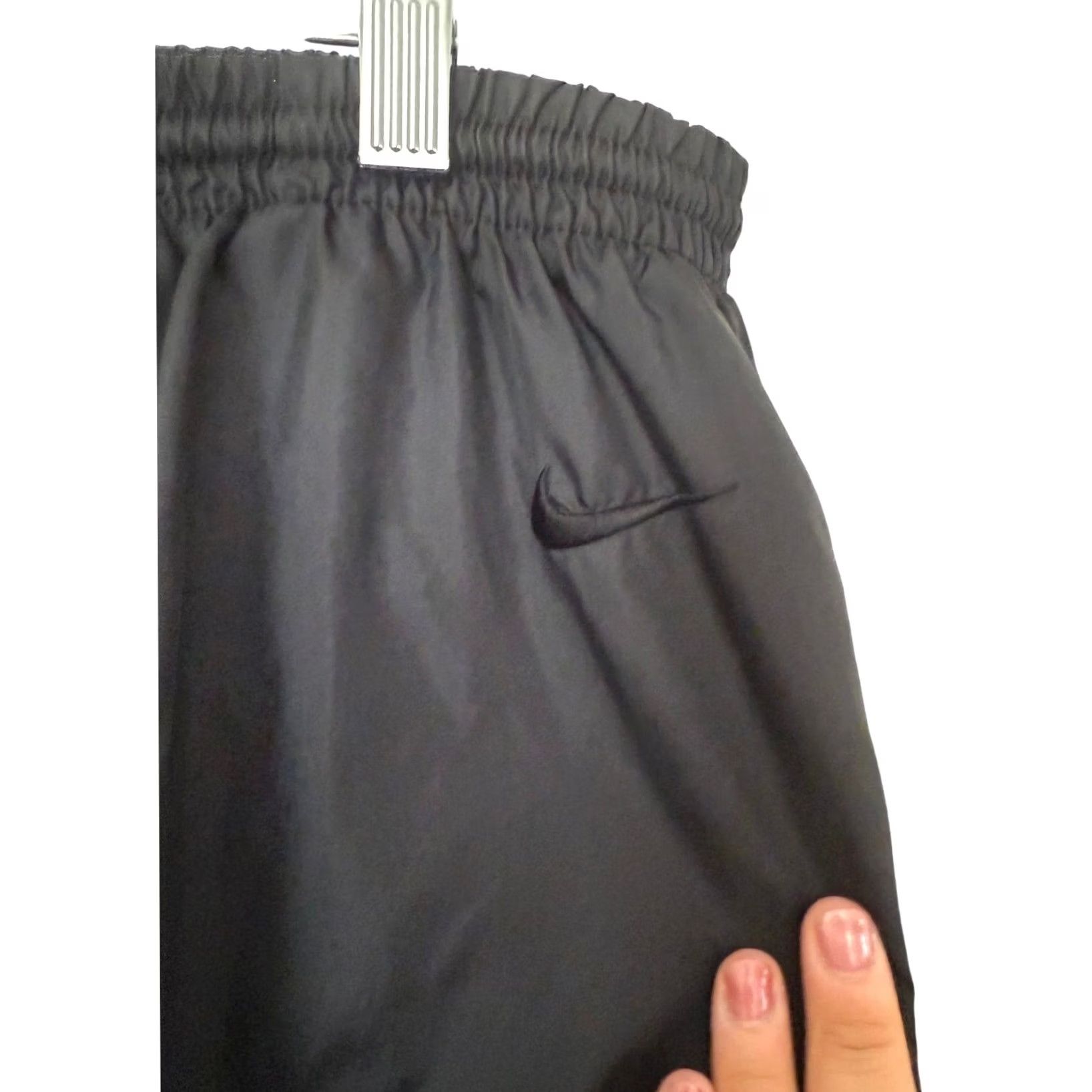 Nike VINTAGE Nike Track Pants Windbreaker Parachute Joggers Black XL Mens Size US 36 / EU 52 - 5 Thumbnail