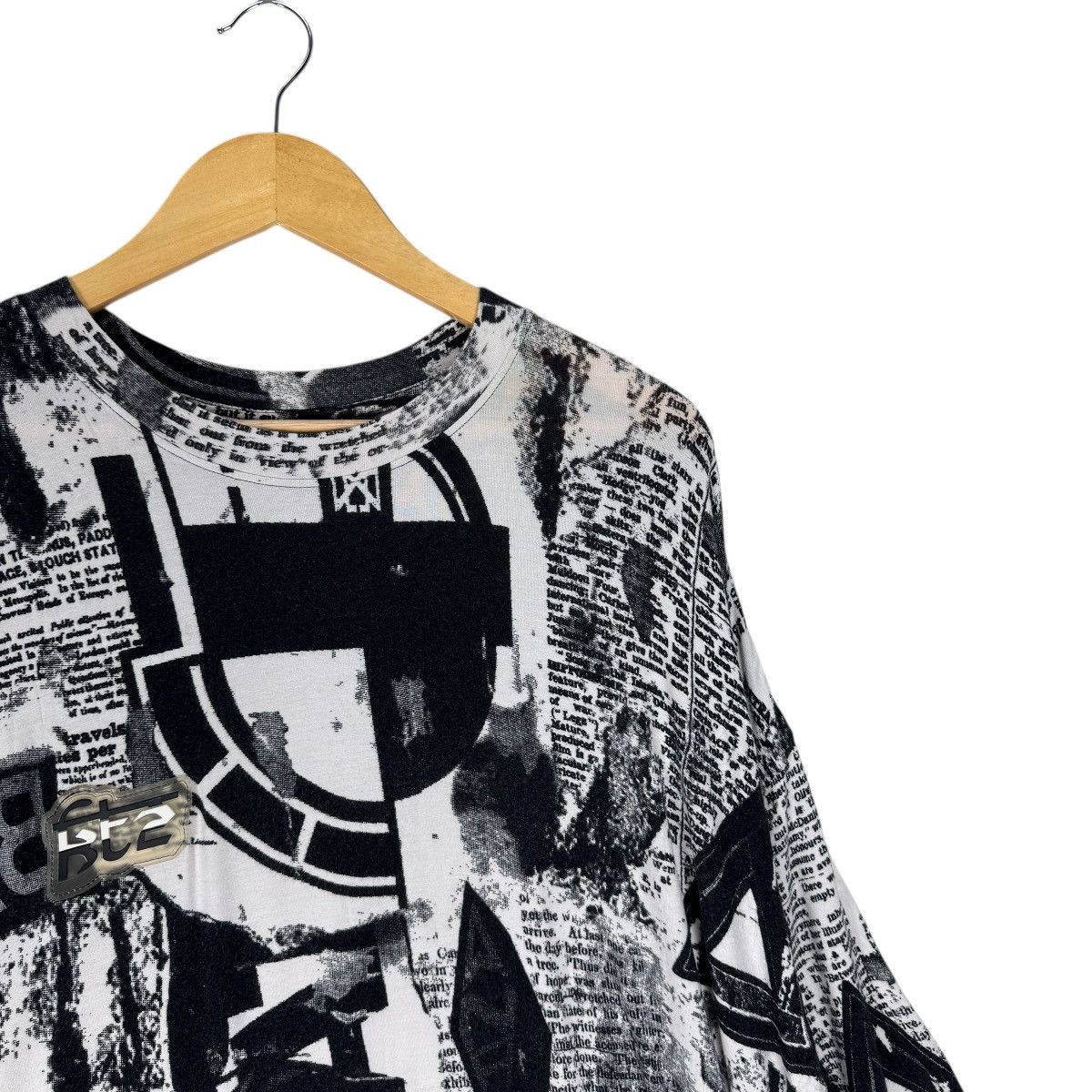 KTZ ☀️KTZ NEWSPAPER OVERSIZED T SHIRTS Size US XS / EU 42 / 0 - 5 Thumbnail