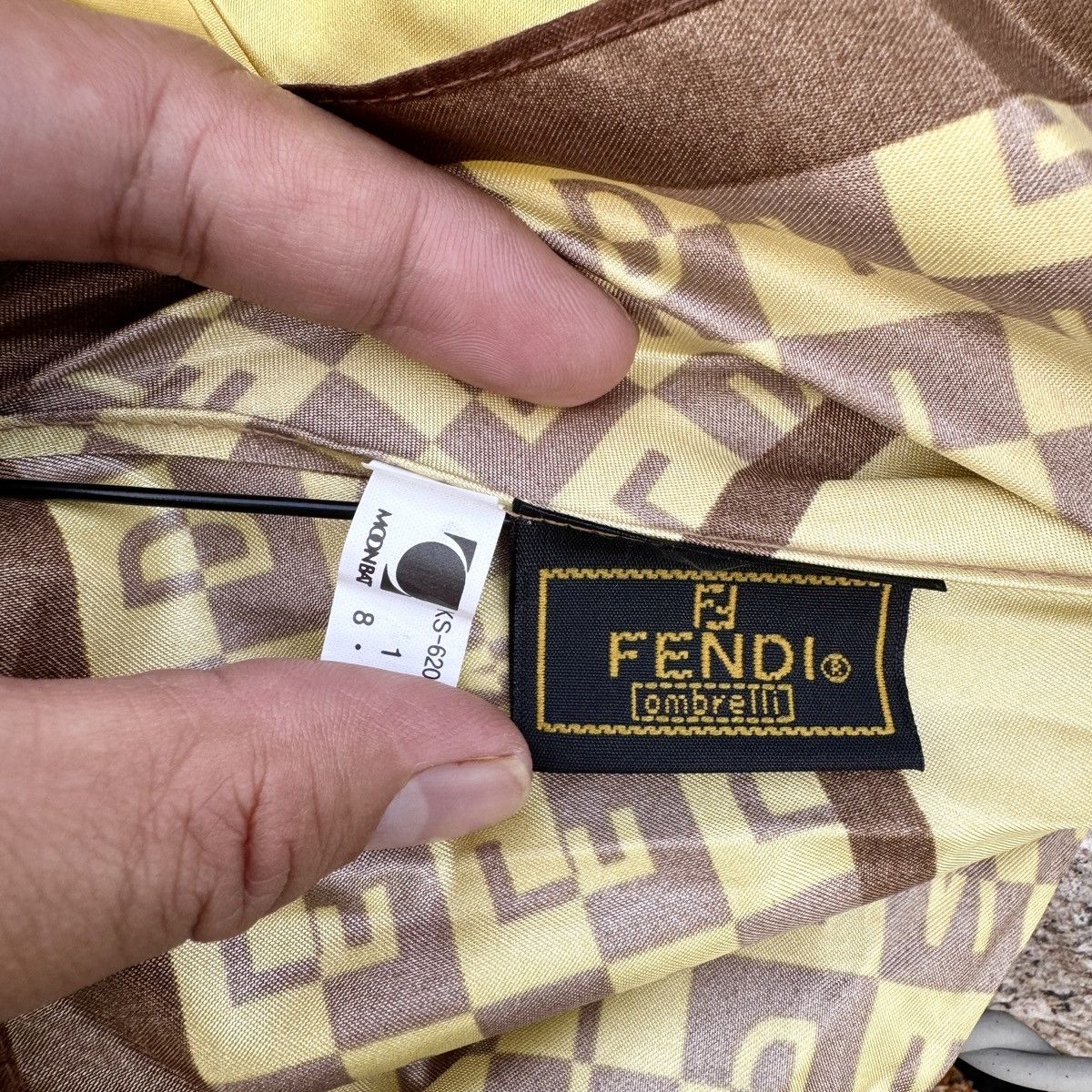 Other FENDI ZUCCA ROMA MONOGRAM FOLDING GOLD UMBRELLA ITALY Size ONE SIZE - 6 Thumbnail