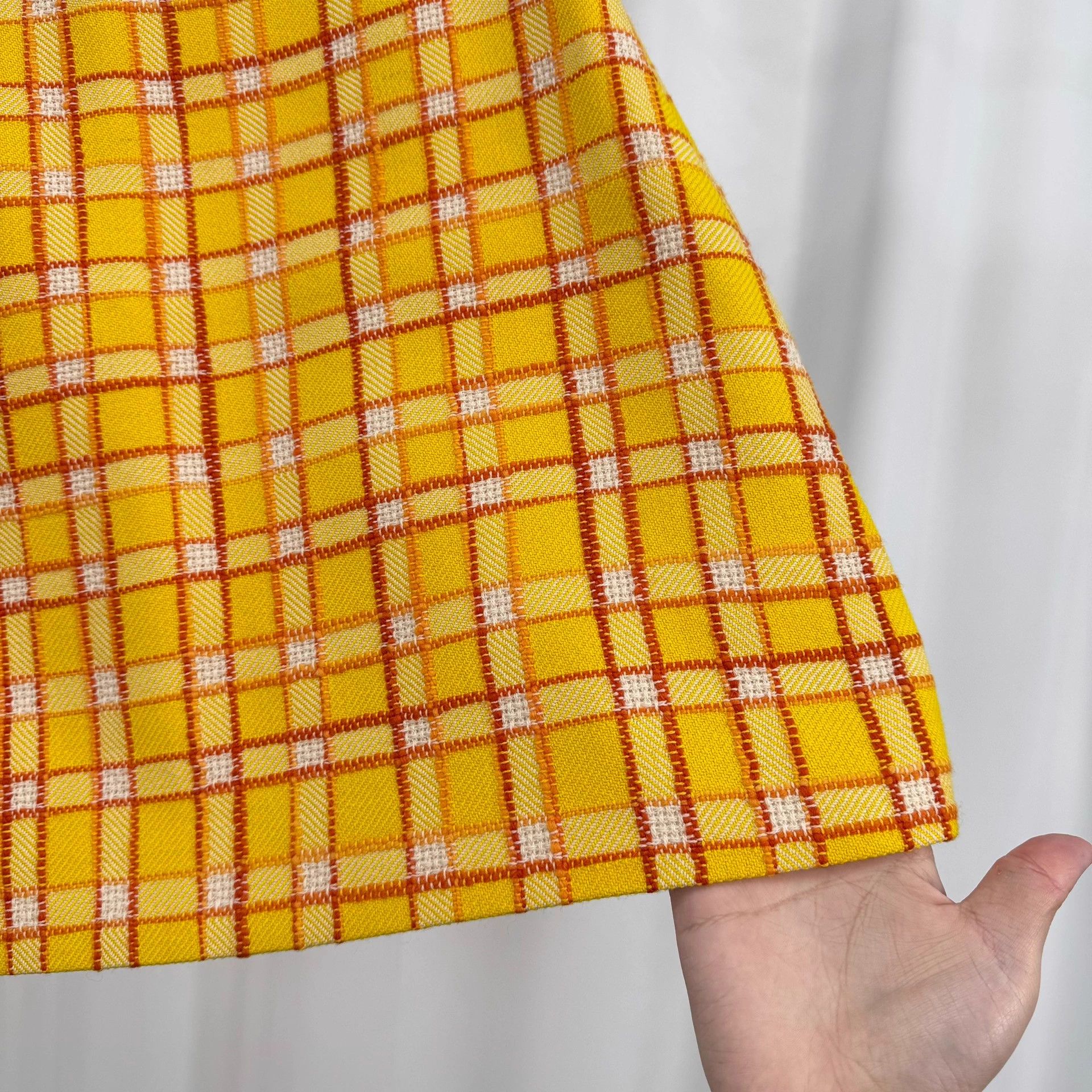 Gucci Gucci wool woven check skirt 42 new Size 28" / US 6 / IT 42 - 4 Thumbnail