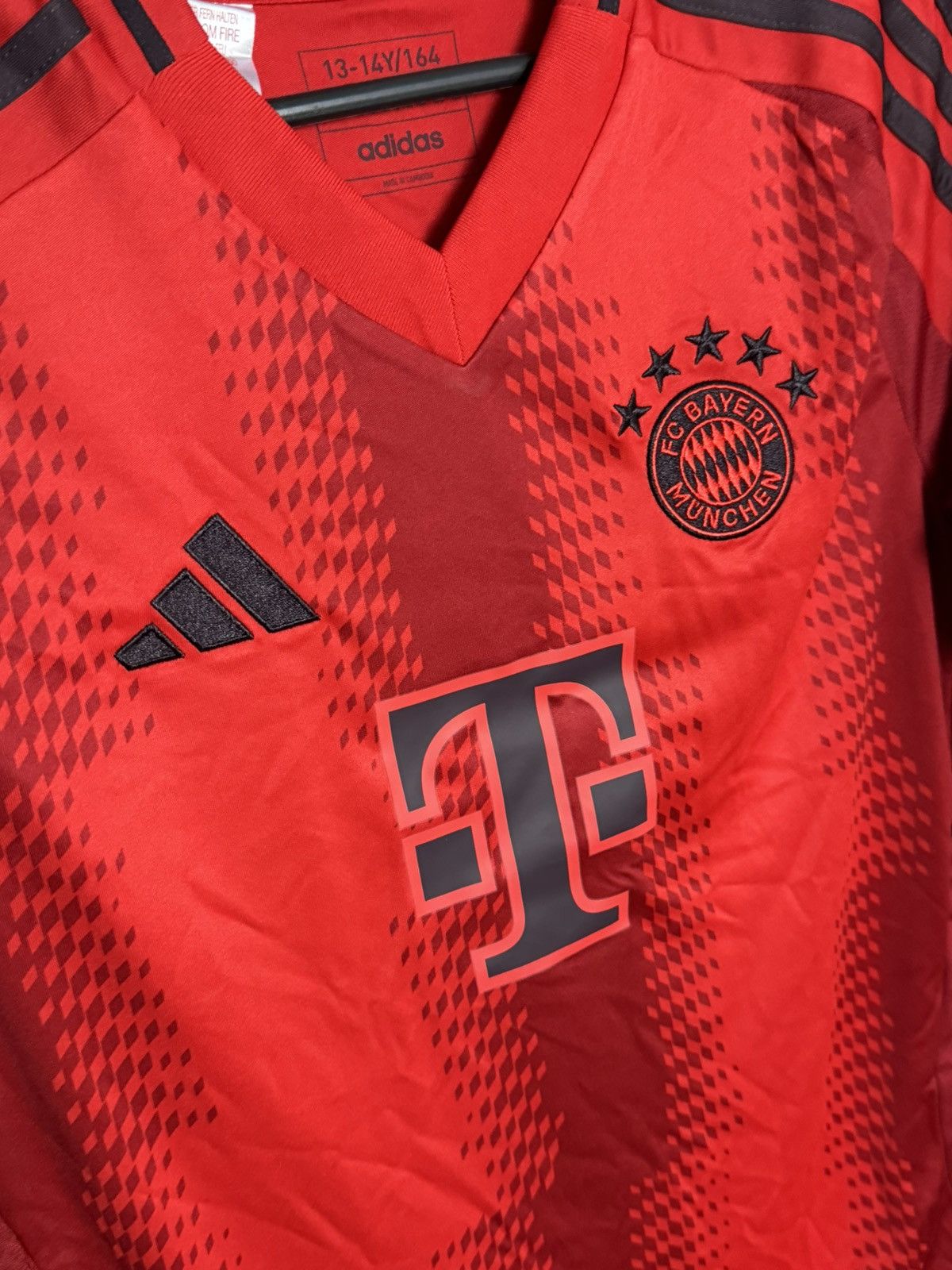 Adidas KIDS New Bayern Munchen 24/25 Home Kane Football Jersey Size US XS / EU 42 / 0 - 4 Thumbnail