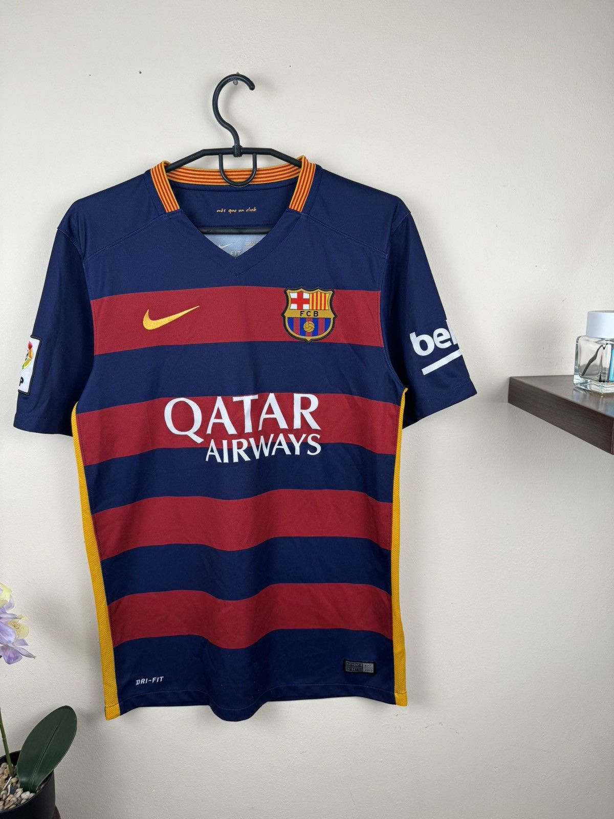 Nike Barcelona 2015 2016 Jersey Nike Home Kit Football Soccer S Size US S / EU 44-46 / 1 - 6 Thumbnail