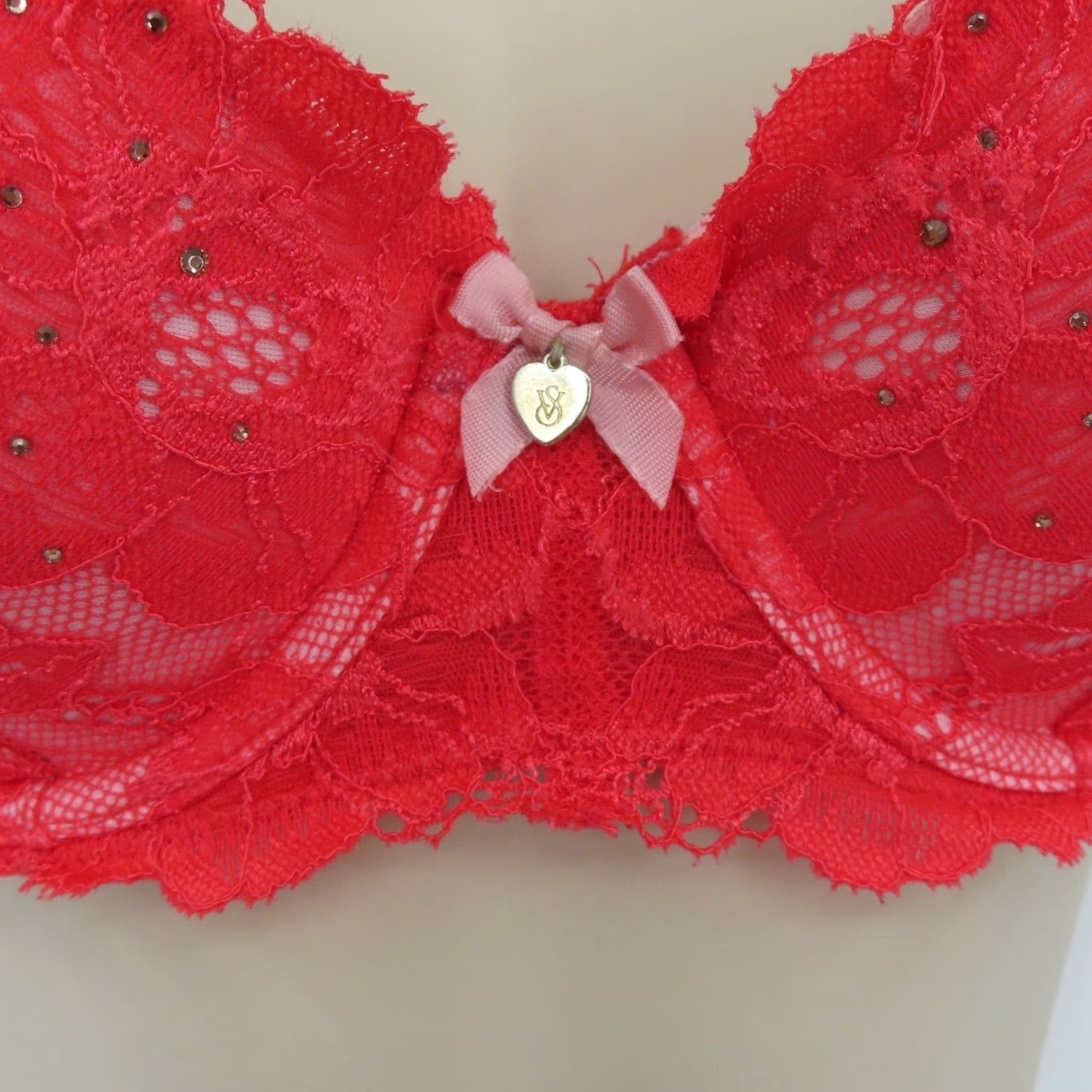 Victoria's Secret Victoria's Secret Body by Victoria Lined Demi Bra 32D Red Lace Rhinestone Bow Underwired Night/Noir? (Note: only original words) Size ONE SIZE - 3 Thumbnail