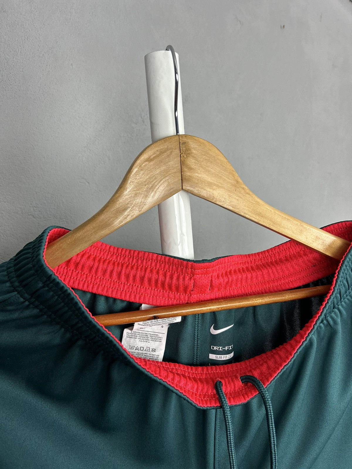 Nike Liverpool Nike 2022-23 Third Shorts Soccer Football jersey Size US 34 / EU 50 - 6 Thumbnail