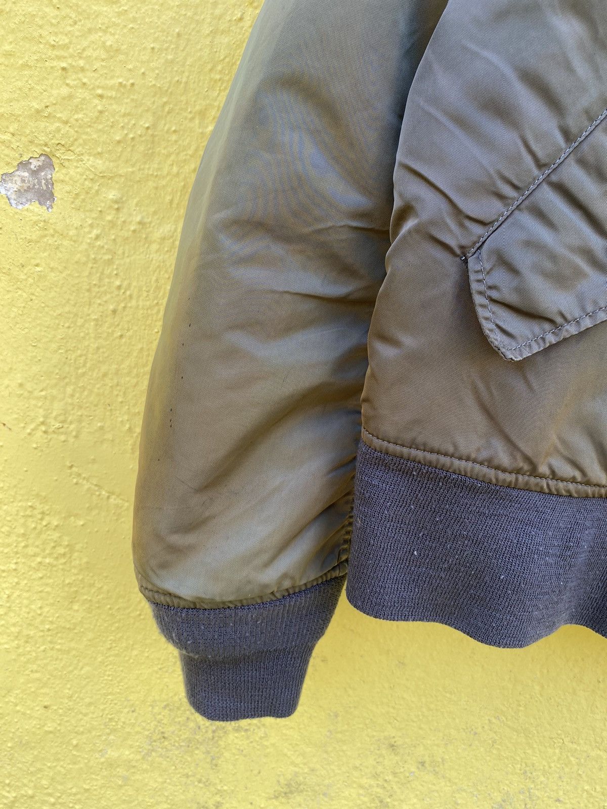 Alpha Industries Vintage Ma-1 Alpha industries sunfaded bomber jacket Size US M / EU 48-50 / 2 - 17 Thumbnail