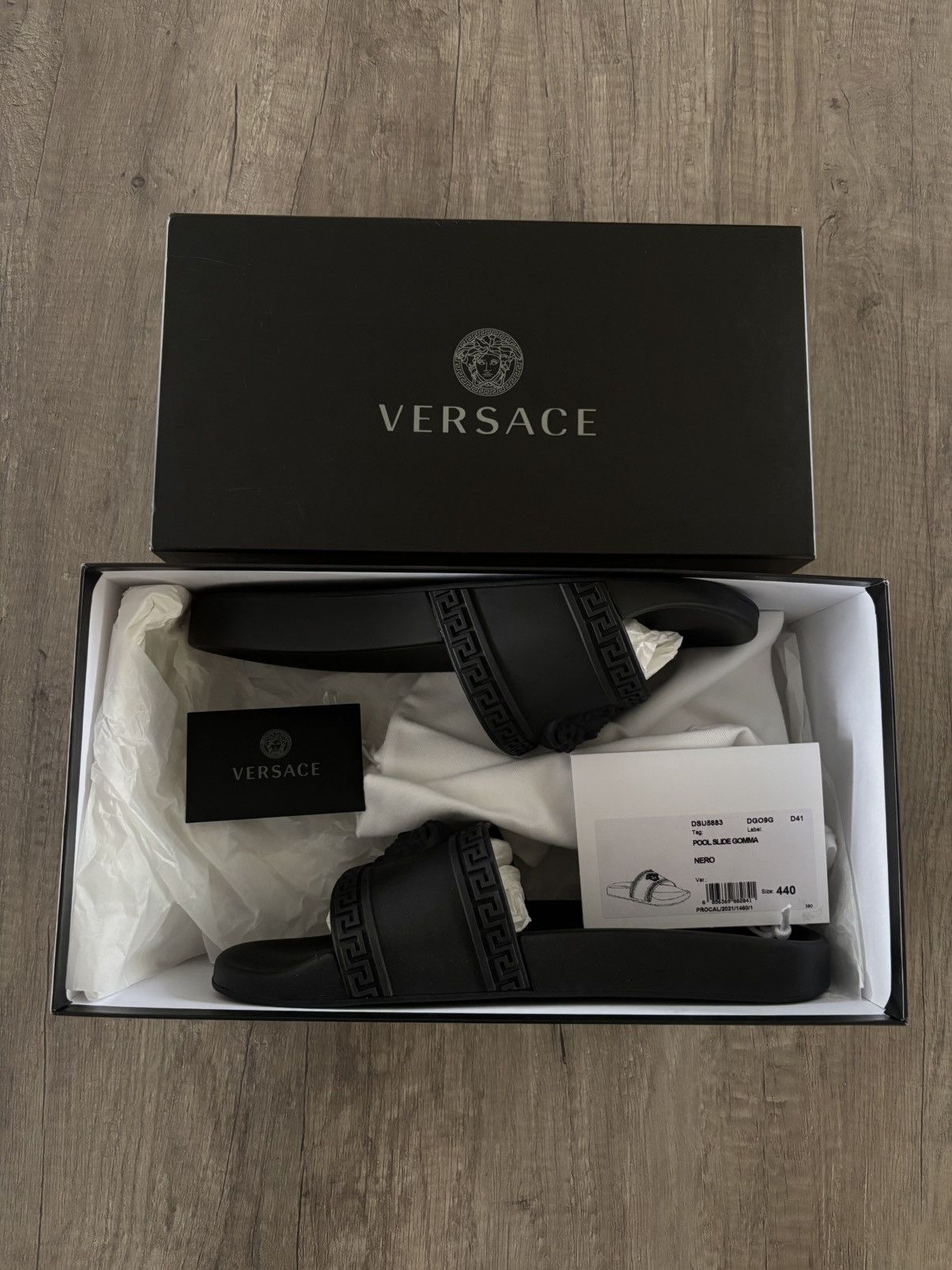 Versace Versace Palazzo Medusa Pool Slides Black Size 44 Authentic Size US 10 / EU 43 - 3 Thumbnail