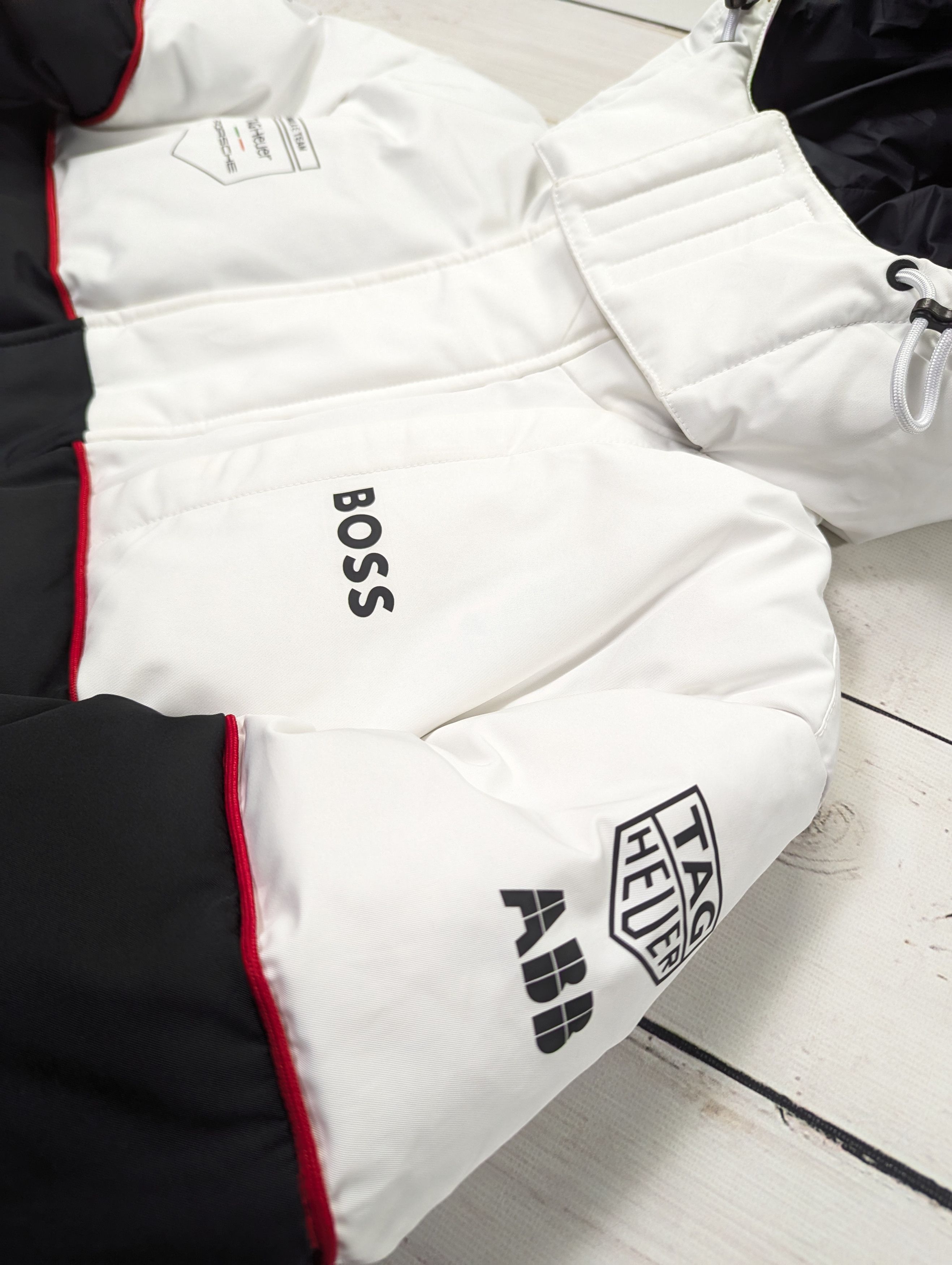 Hugo Boss Hugo Boss Formula E Team Porsche Tag Heuer puffer jacket Size US S / EU 44-46 / 1 - 6 Thumbnail