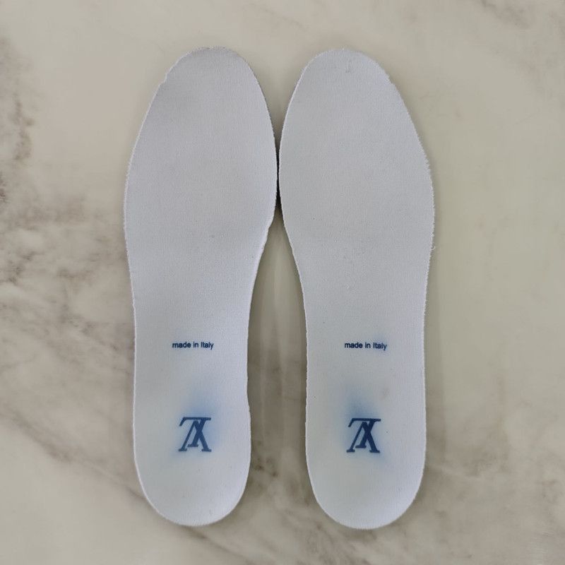 Louis Vuitton Louis Vuitton Trainer Low Top Fashion Sneakers for Men -250 Size US 8 / EU 41 - 9 Thumbnail