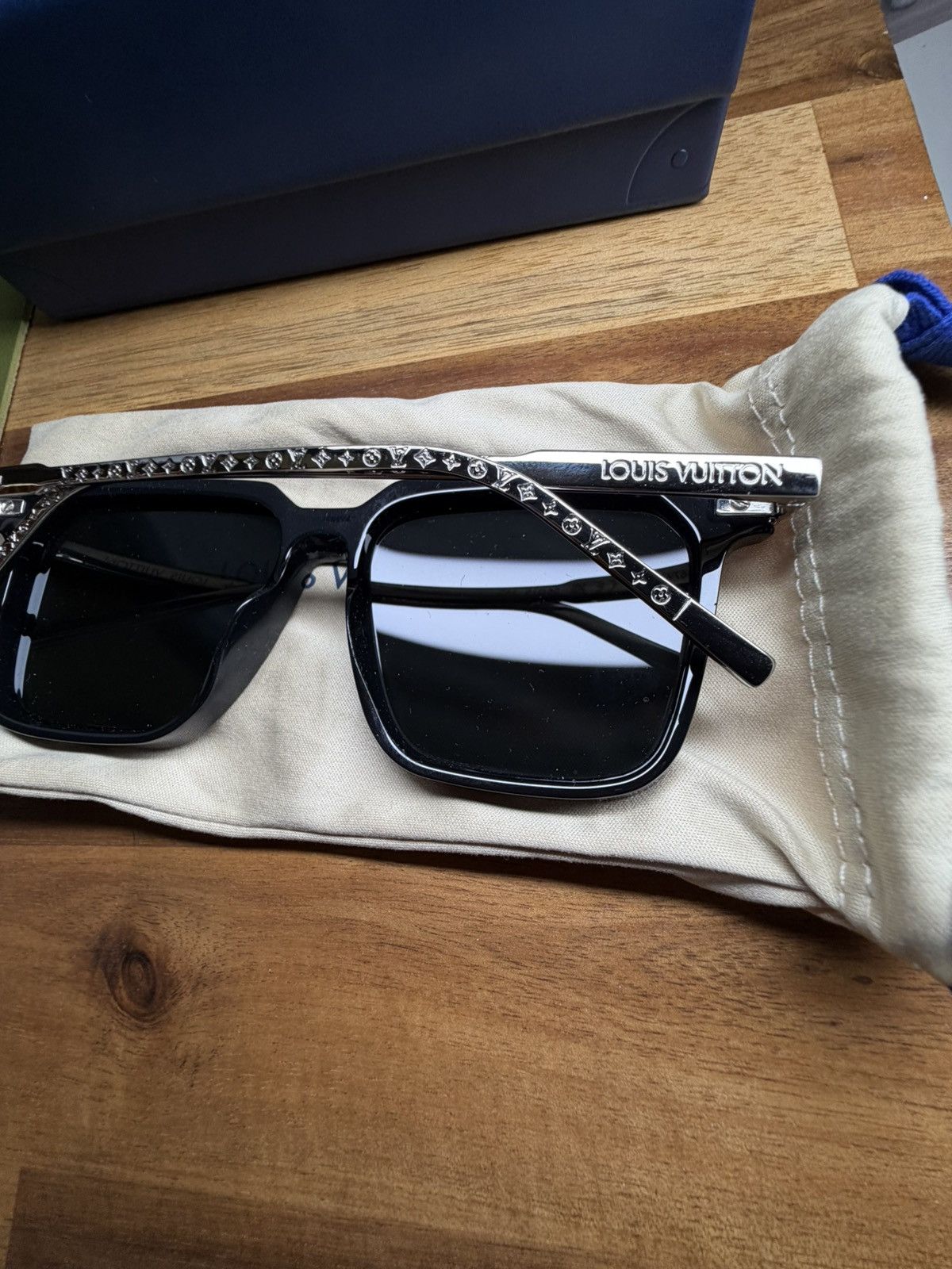 Louis Vuitton Louis Vuitton Rise Square Sunglasses (W) - Black Size ONE SIZE - 4 Thumbnail