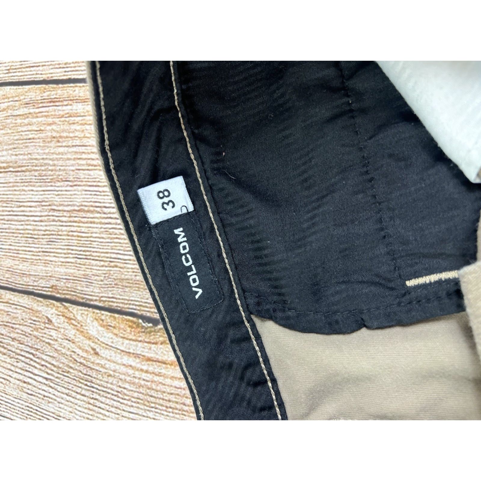 Volcom Volcom Mens Stone Surf Skate Shorts Brown 38 Chino Cotton Regular Size 38 Mens Good Condition Size US 38 / EU 54 - 3 Thumbnail