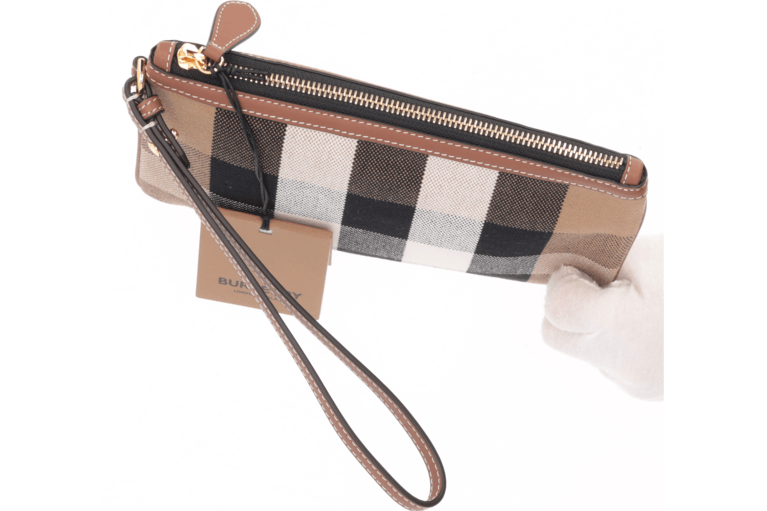 Burberry o1w1db10226 Size: OS / House Check Peyton Wristlet Pouch Size ONE SIZE - 3 Thumbnail