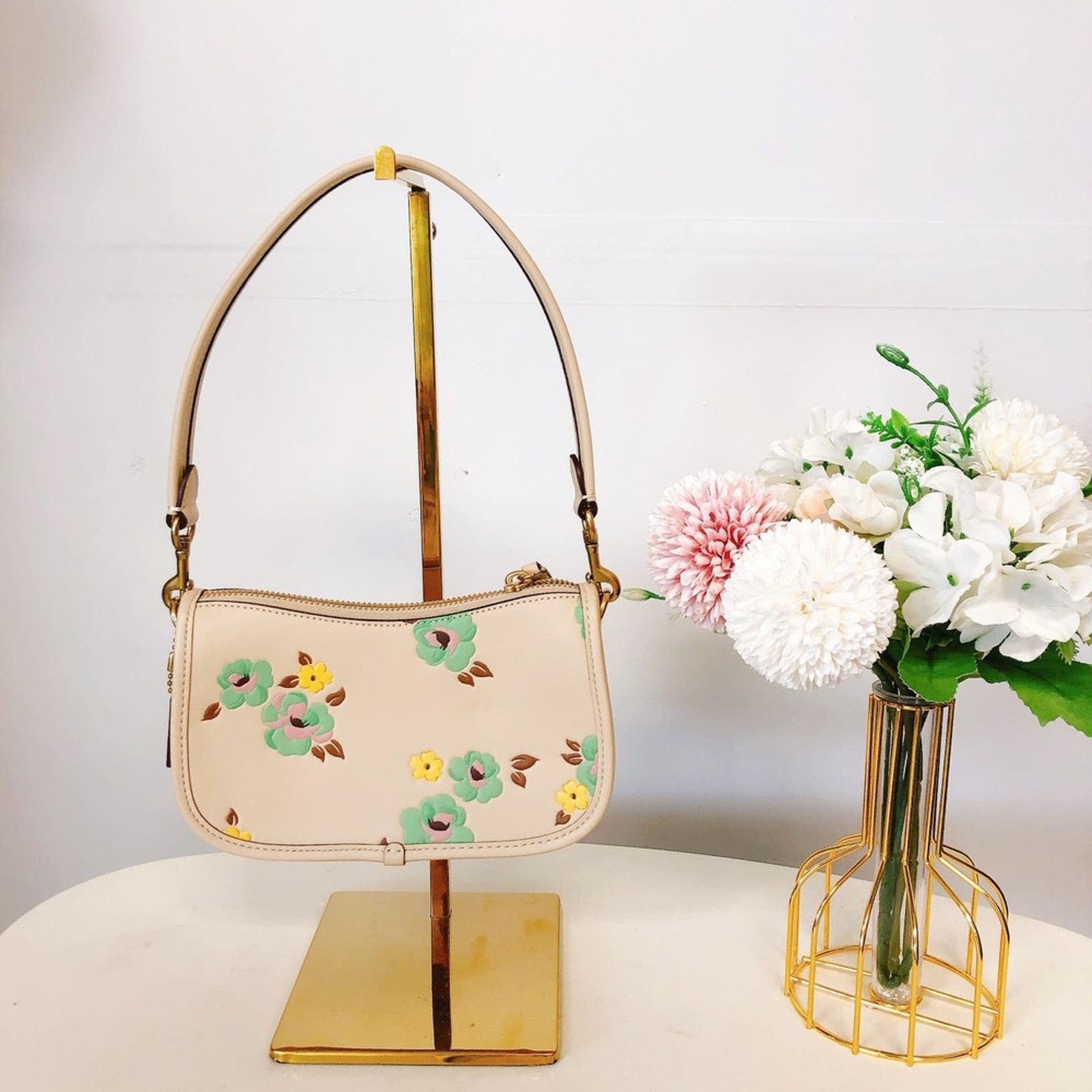 Coach Coach CH824 Swinger 20 With Floral Print IN IVORY MULTI Size ONE SIZE - 3 Thumbnail