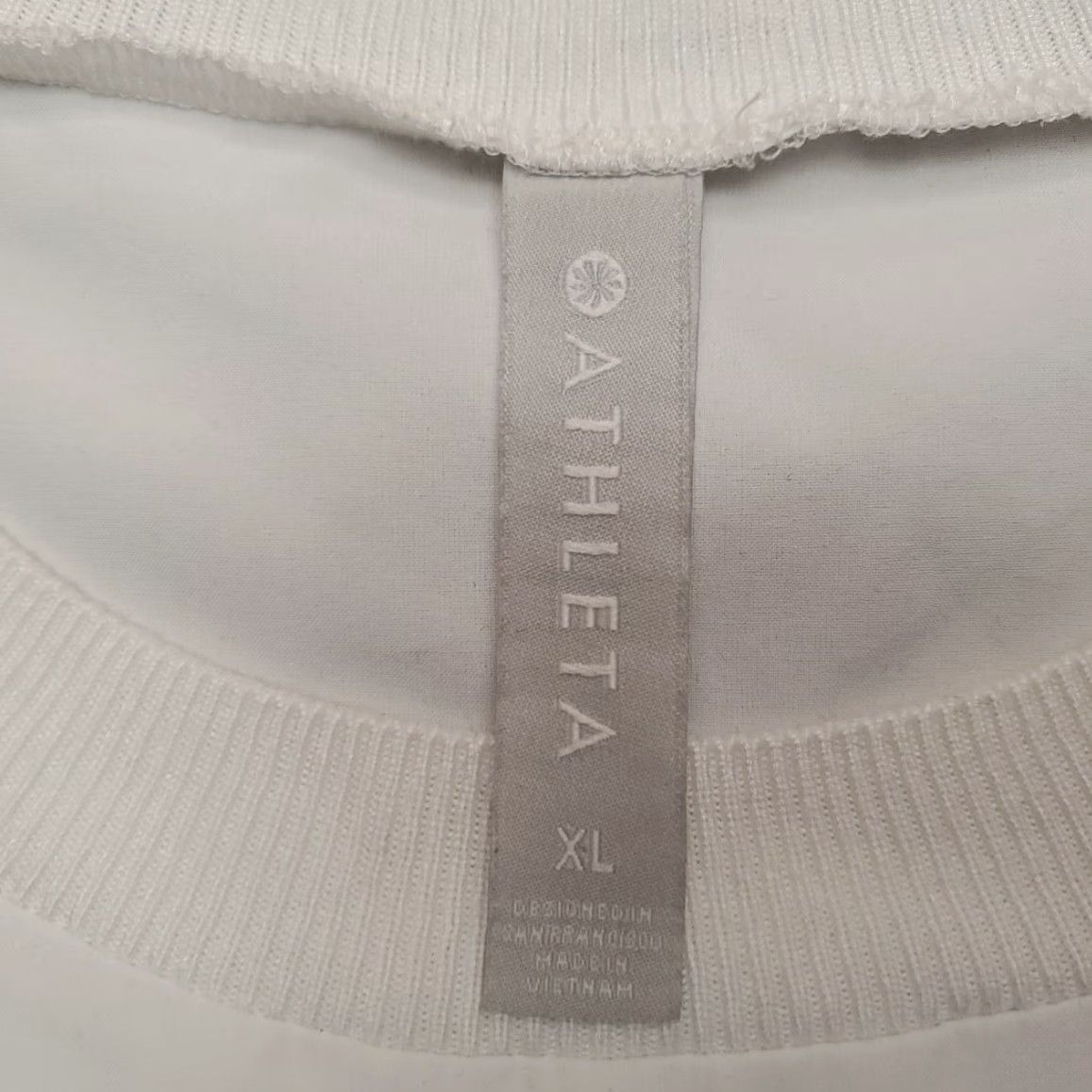 Athleta VINTAGE Athleta Shirt Womens XL White Crop Polyester Spandex B Corp Activewear Tee Size XL / US 12-14 / IT 48-50 - 3 Thumbnail