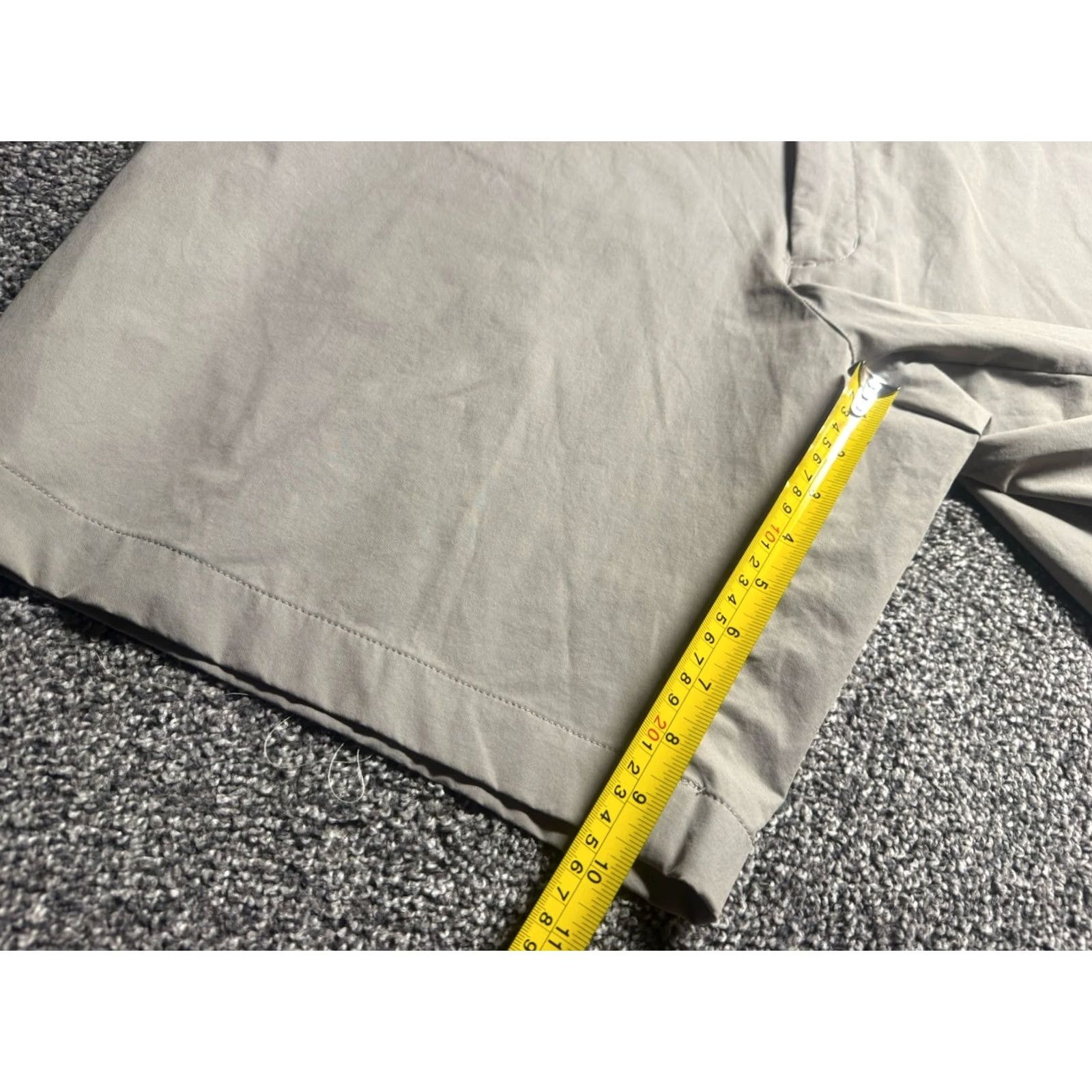 Vineyard Vines Vineyard Vines OTG Shorts Mens 46B Beige Khaki Chino Performance On The Go Gym Golf OTG Mens 46B Beige Khaki Chino Size US 30 / EU 46 - 7 Thumbnail