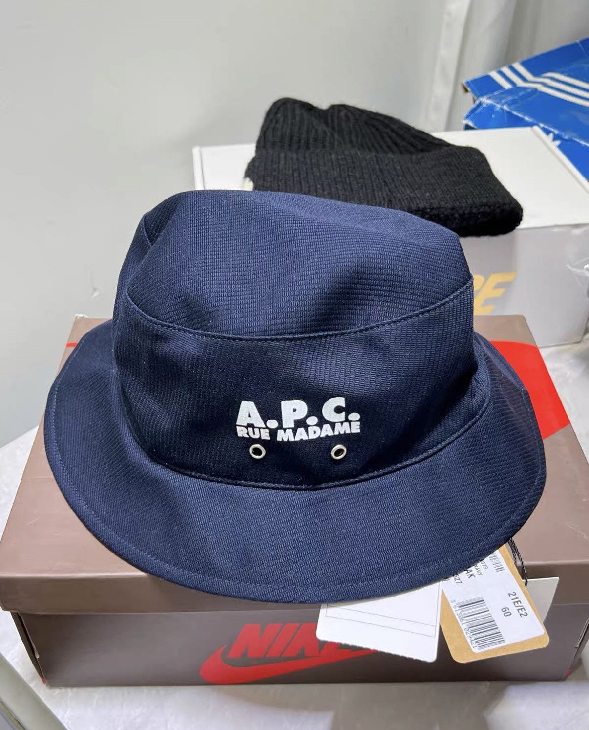 A.P.C. A.P.C. Bucket Hat J42 Size ONE SIZE - 1 Thumbnail