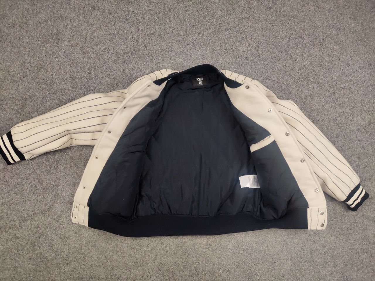 Vintage Vintage Chicago USA Champions Logo Patch Beige Bomber Jacket Size US S / EU 44-46 / 1 - 16 Thumbnail